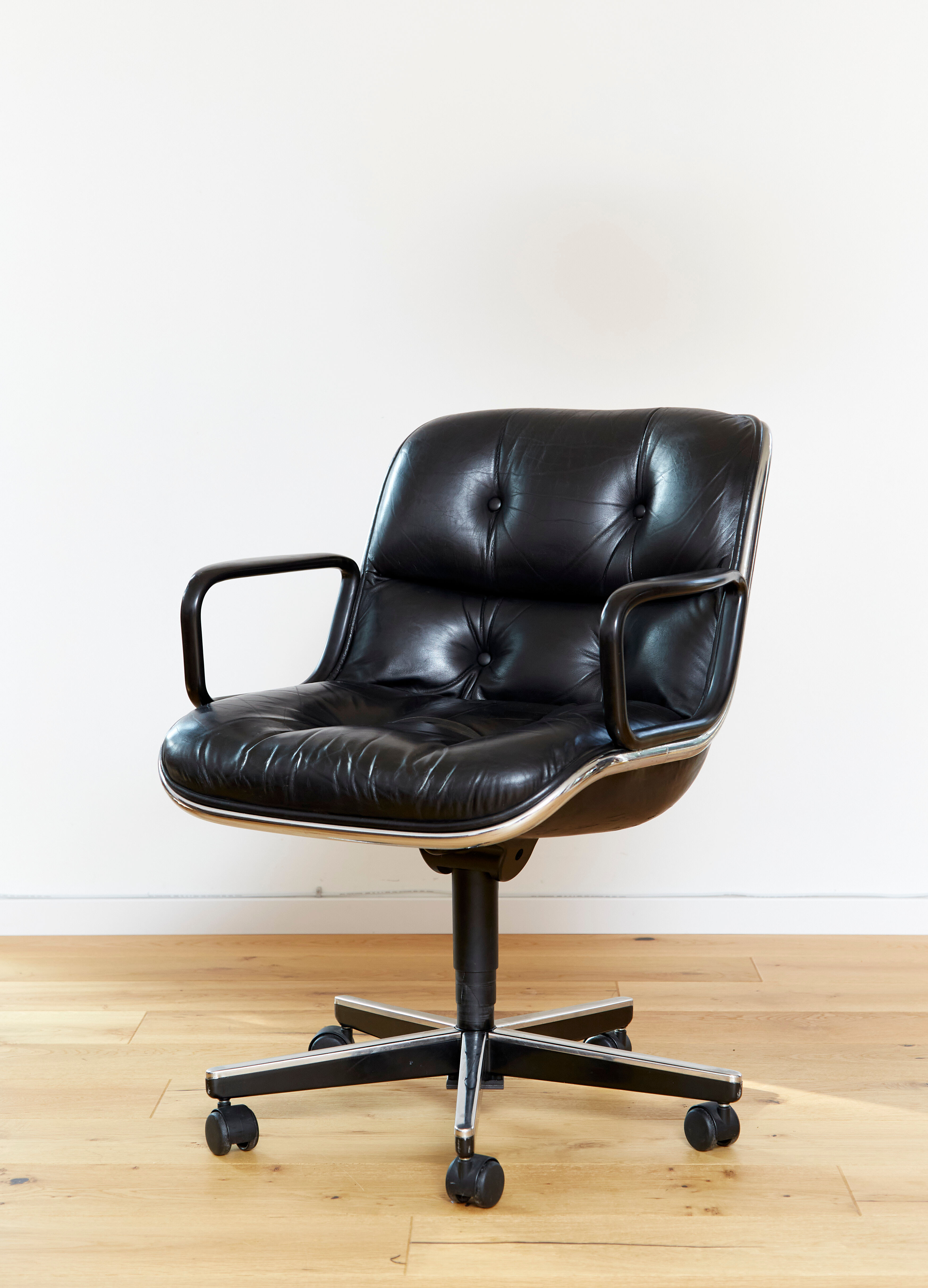 Charles Pollock Executive Chair for Knoll International