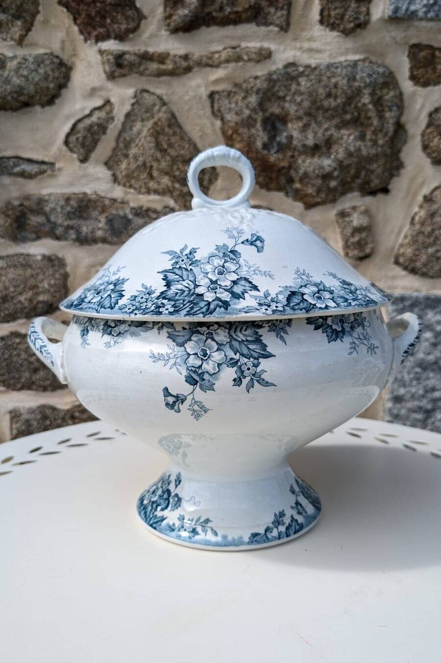 Large Marie Louise iron earth soup tureen