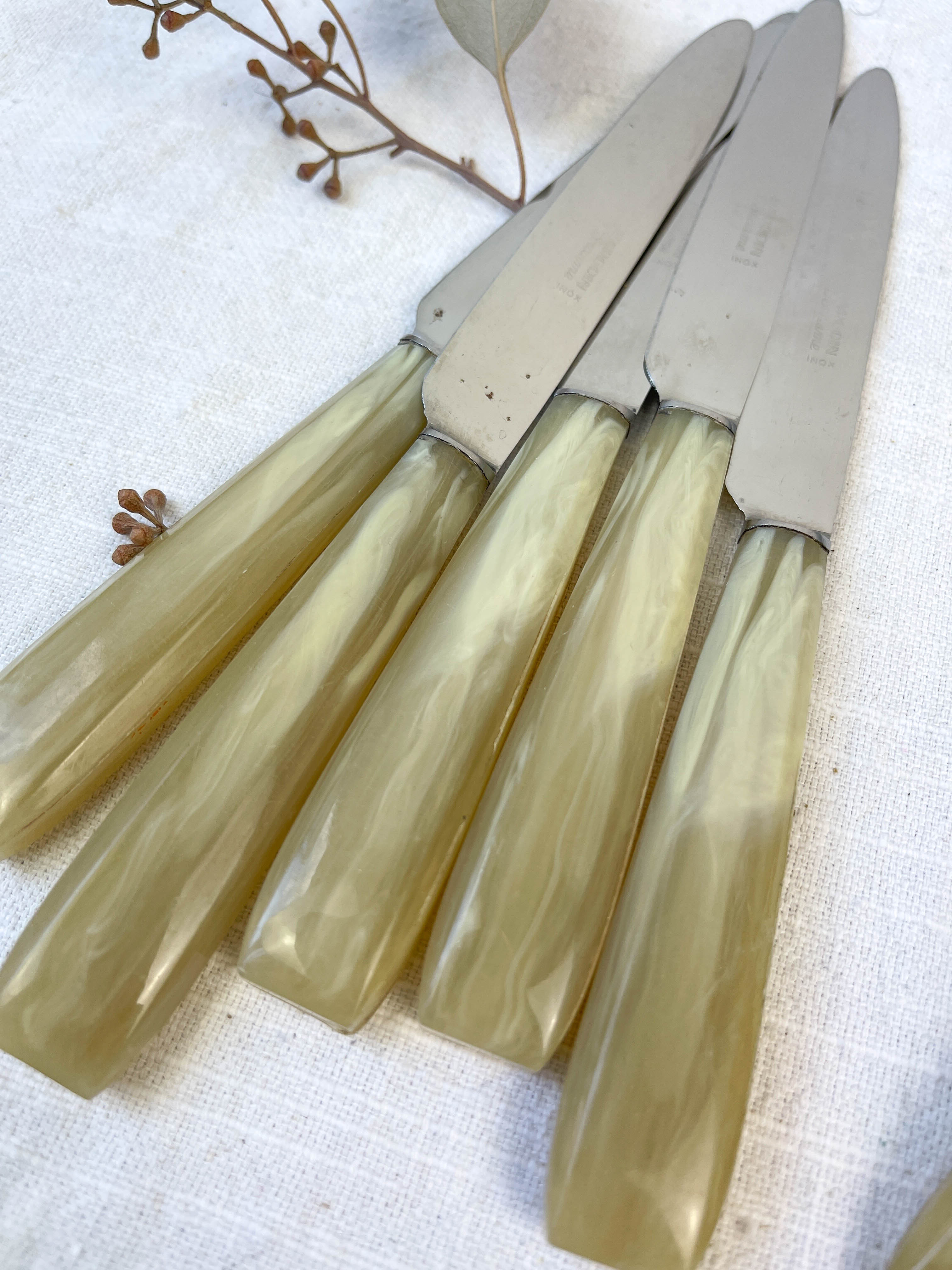 6 bakelite knives vintage oven "bagouin l'enclume"