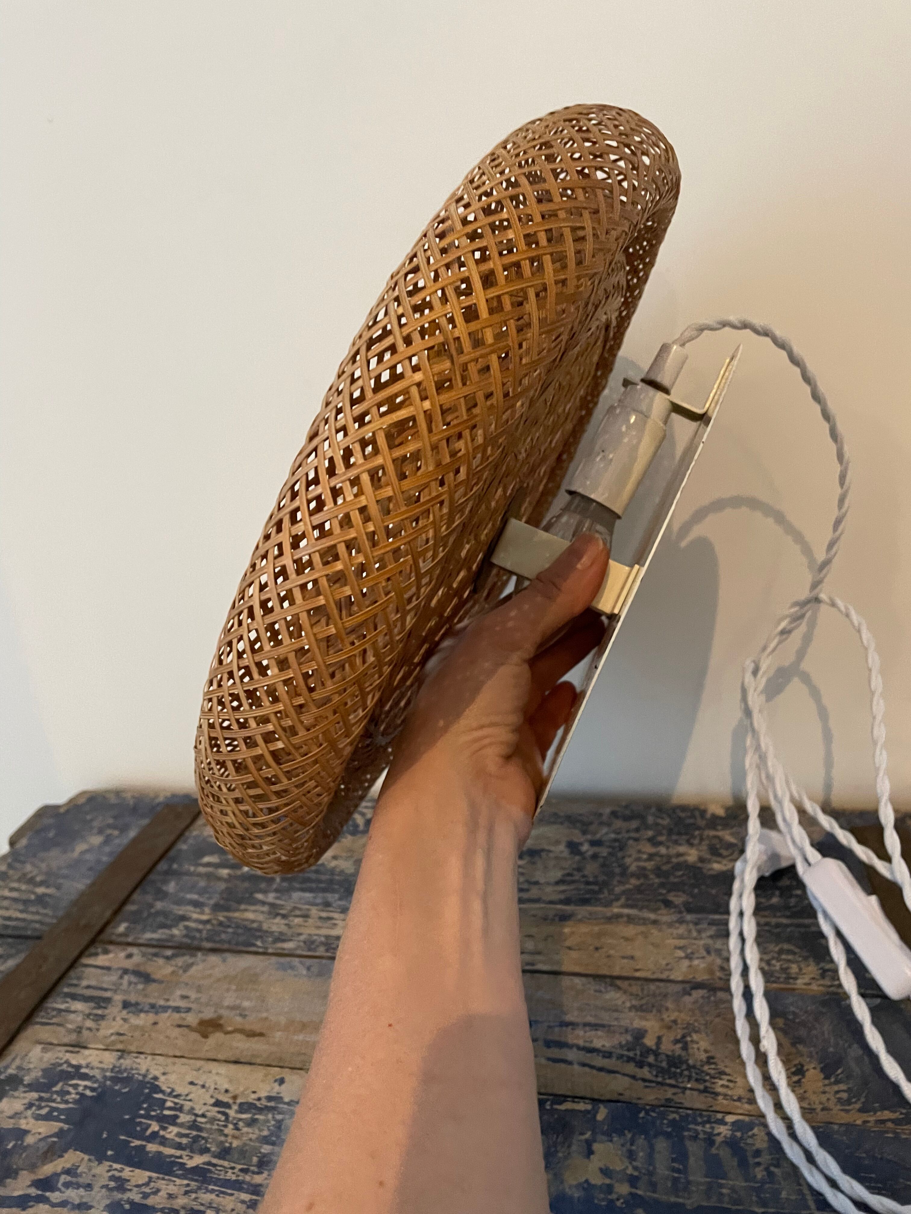 Vintage wall lamp in electric braided wicker to new