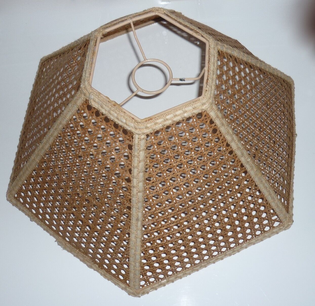 Abat-jour hexagone en cannage, années 60