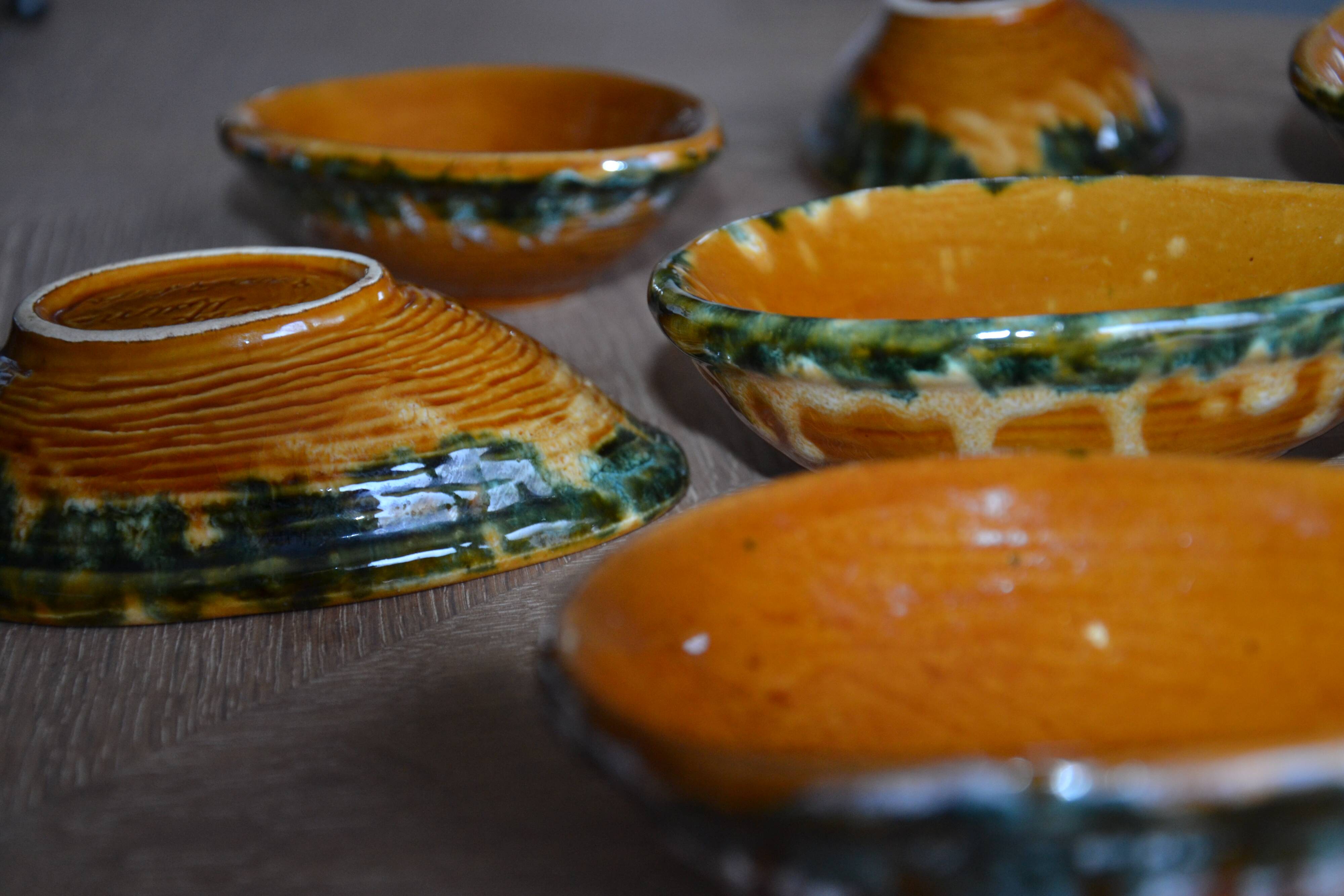8 ceramic avocado bowls from Sars Poteries