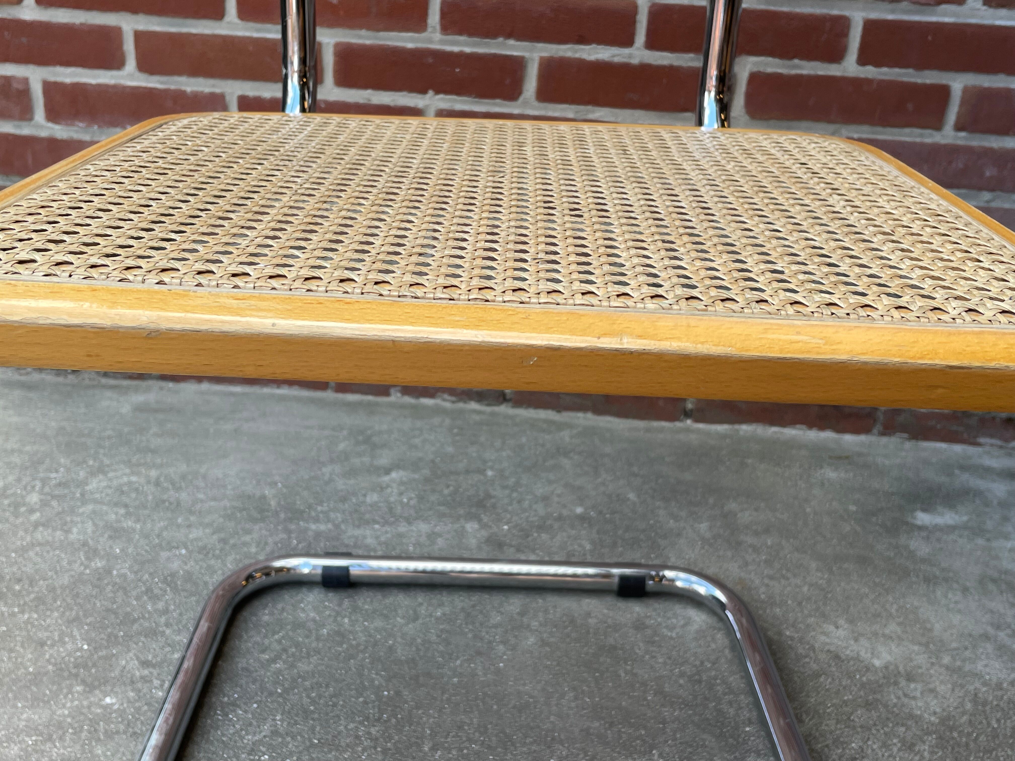 Cesca chair B64 with armrests by Marcel Breuer Design