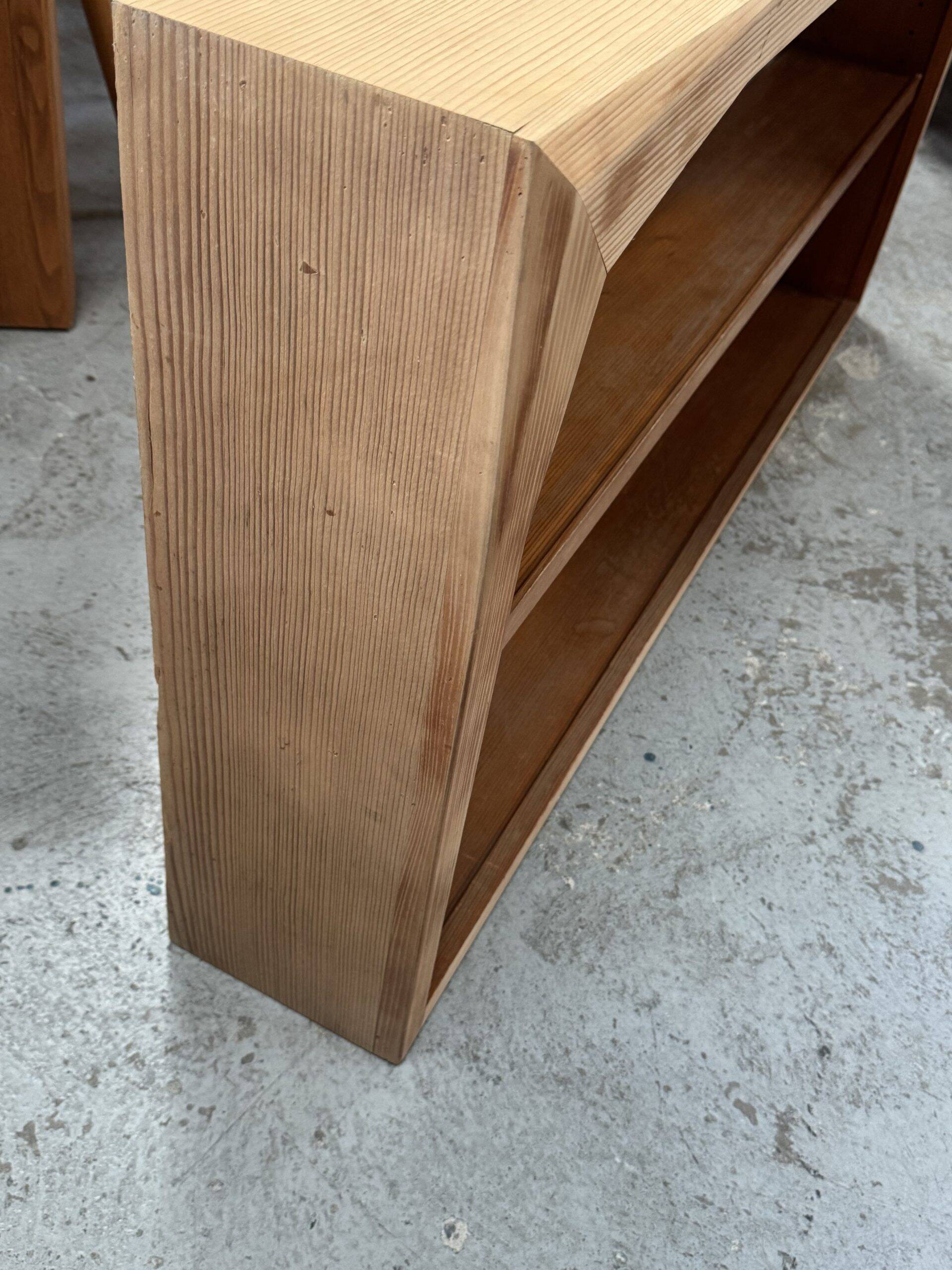 Étagère en bois