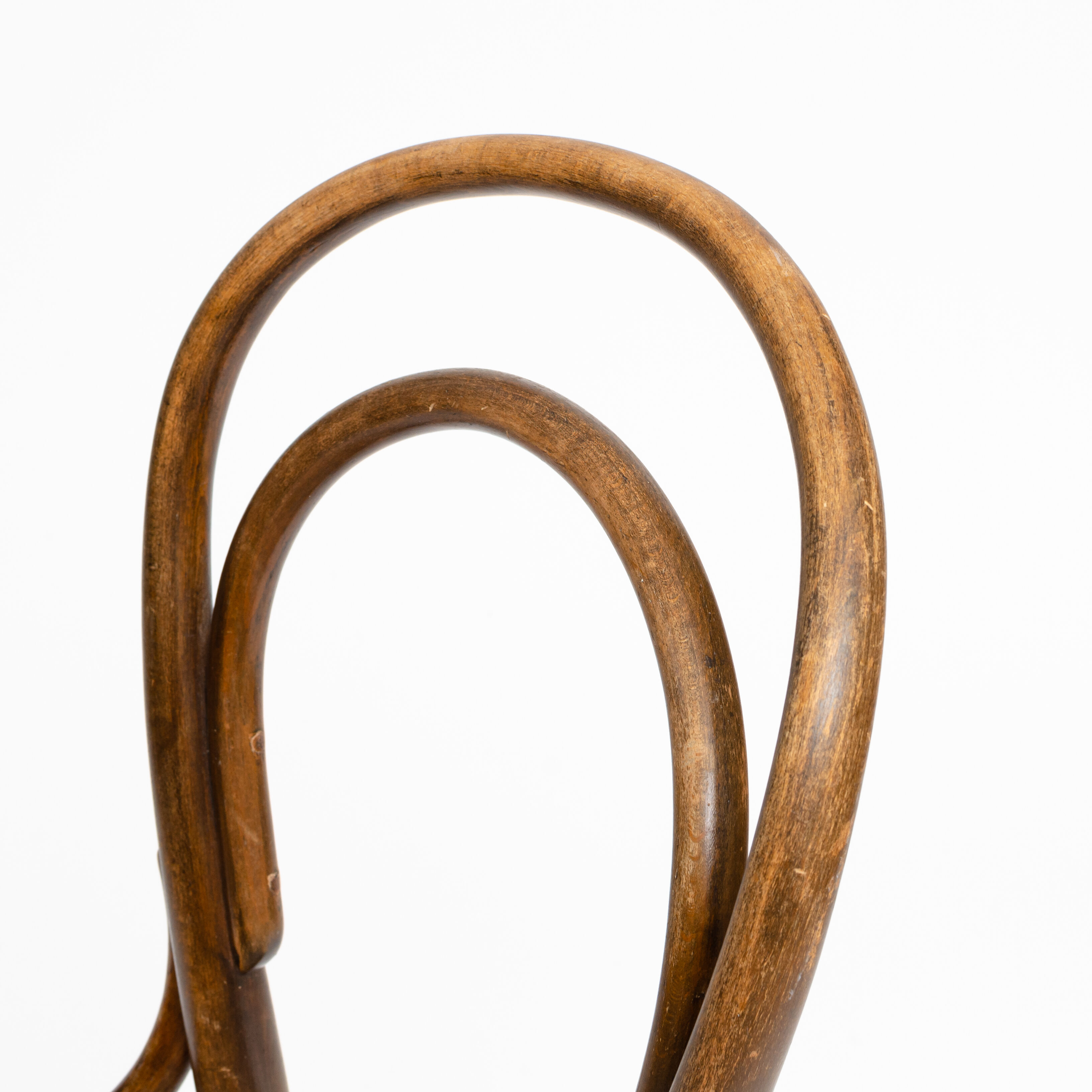 Chair No. 14 in curved wood and Fischel tanned seat