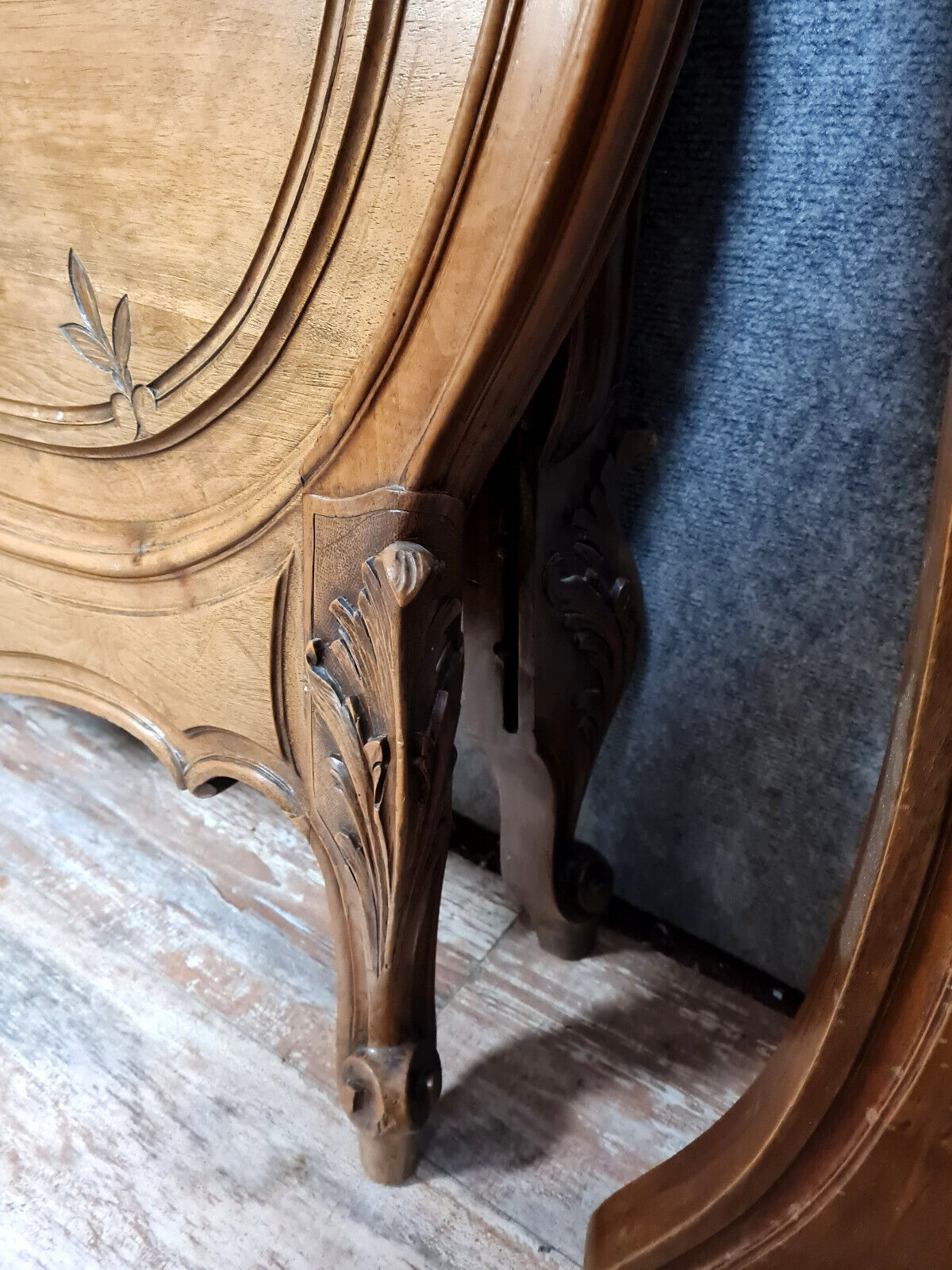 Centre bed Louis XV Baroque curved walnut circa 1850