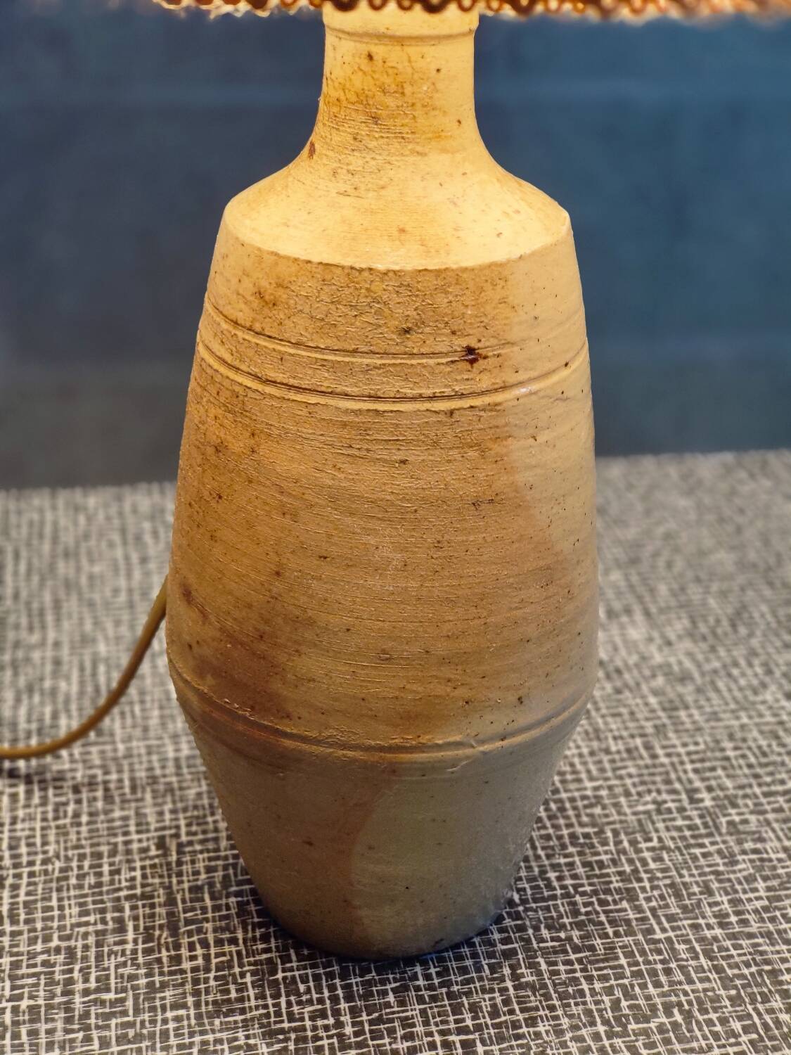 Patinated sandstone and jute ceramic lamp