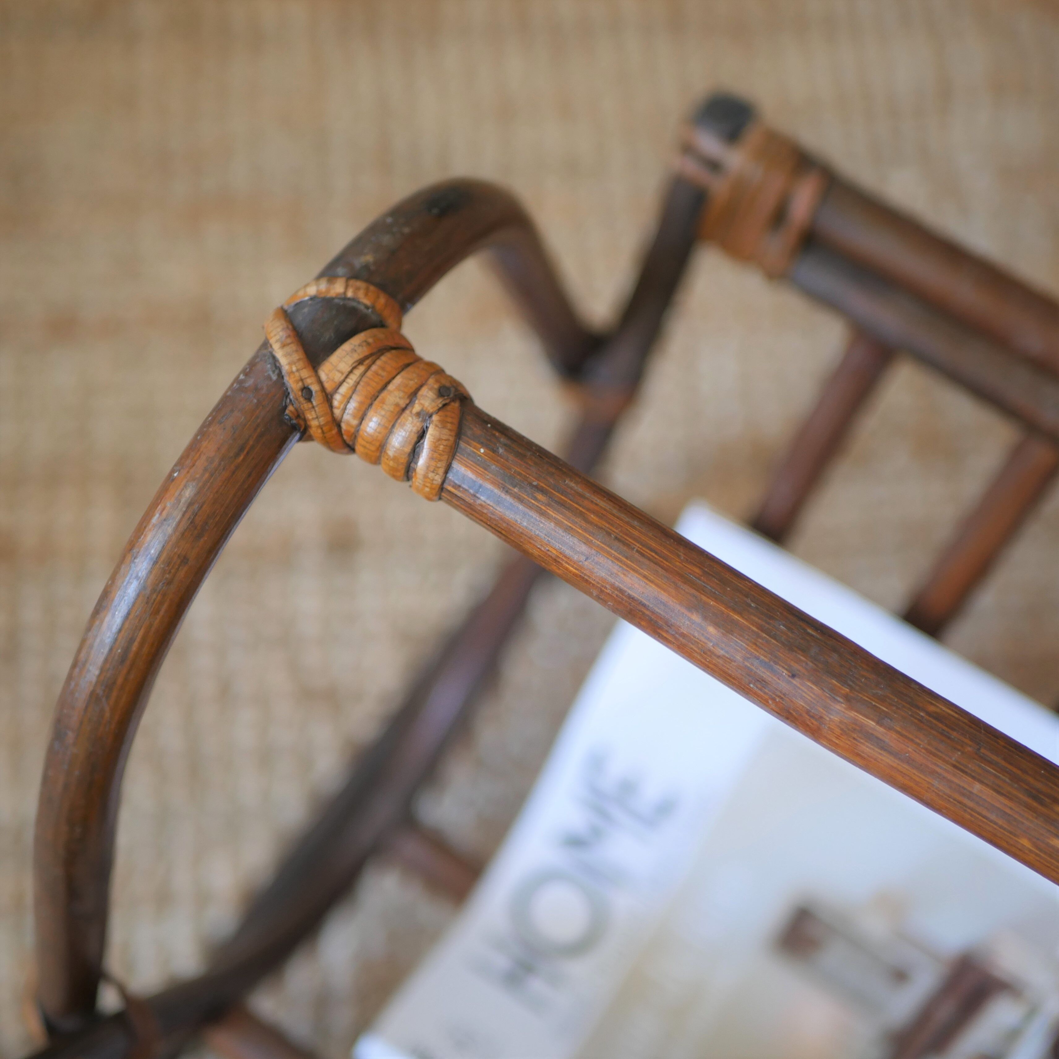 Range magazines in rattan