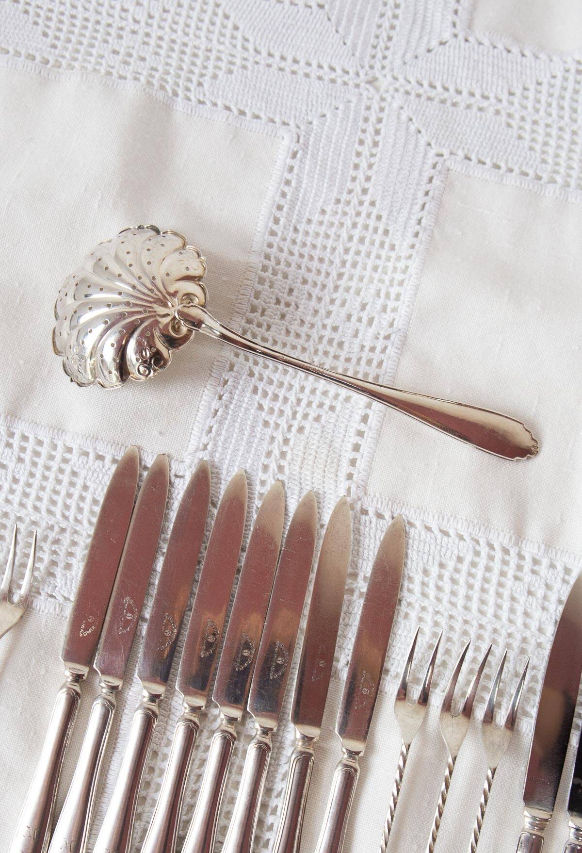Swedish Fruit Cutlery Set with Sprinkling Spoon (21 Pieces)