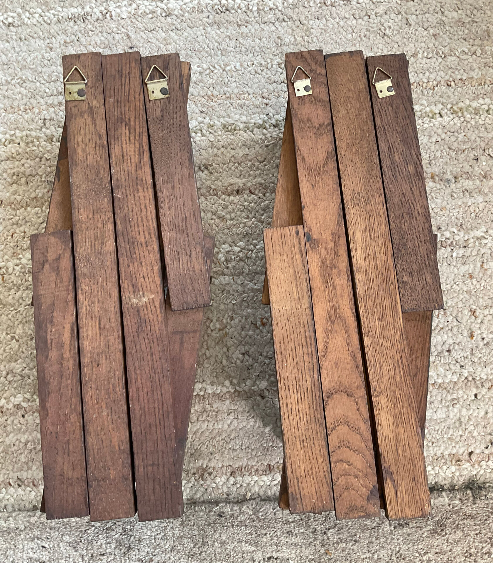 Pair of accordion coat hooks in oak from the 60s-70s.
