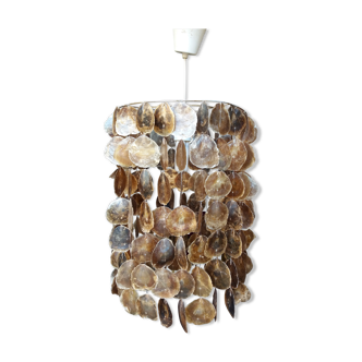 Mother-of-pearl stamp suspension
