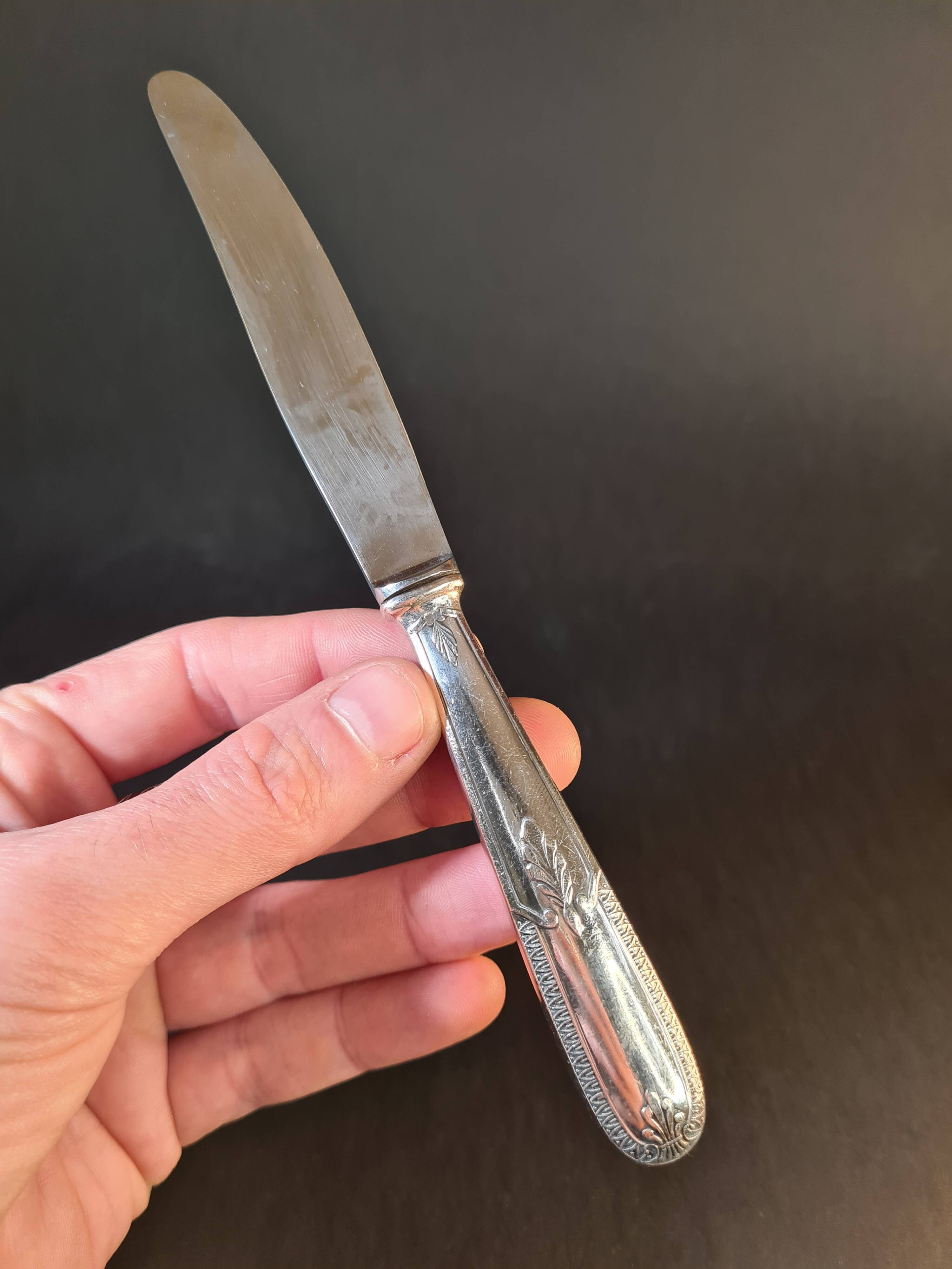 Title: Vintage 12-piece cutlery set – Milon Châteauroux 🇫🇷