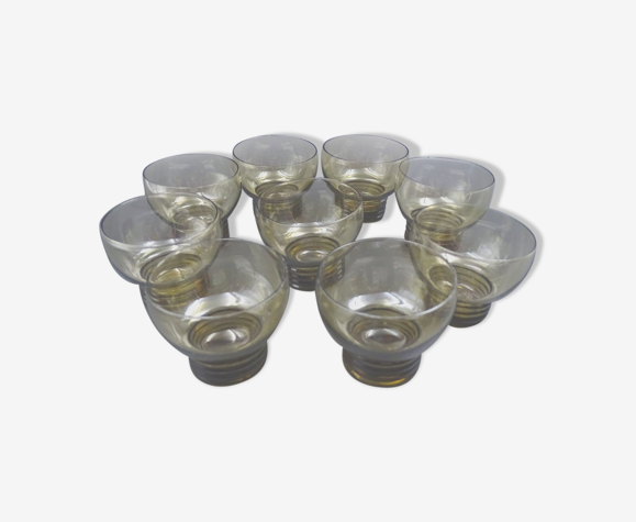 Lot de 10 petits verres en verre fumé - Vers 160-1970 - Bon état