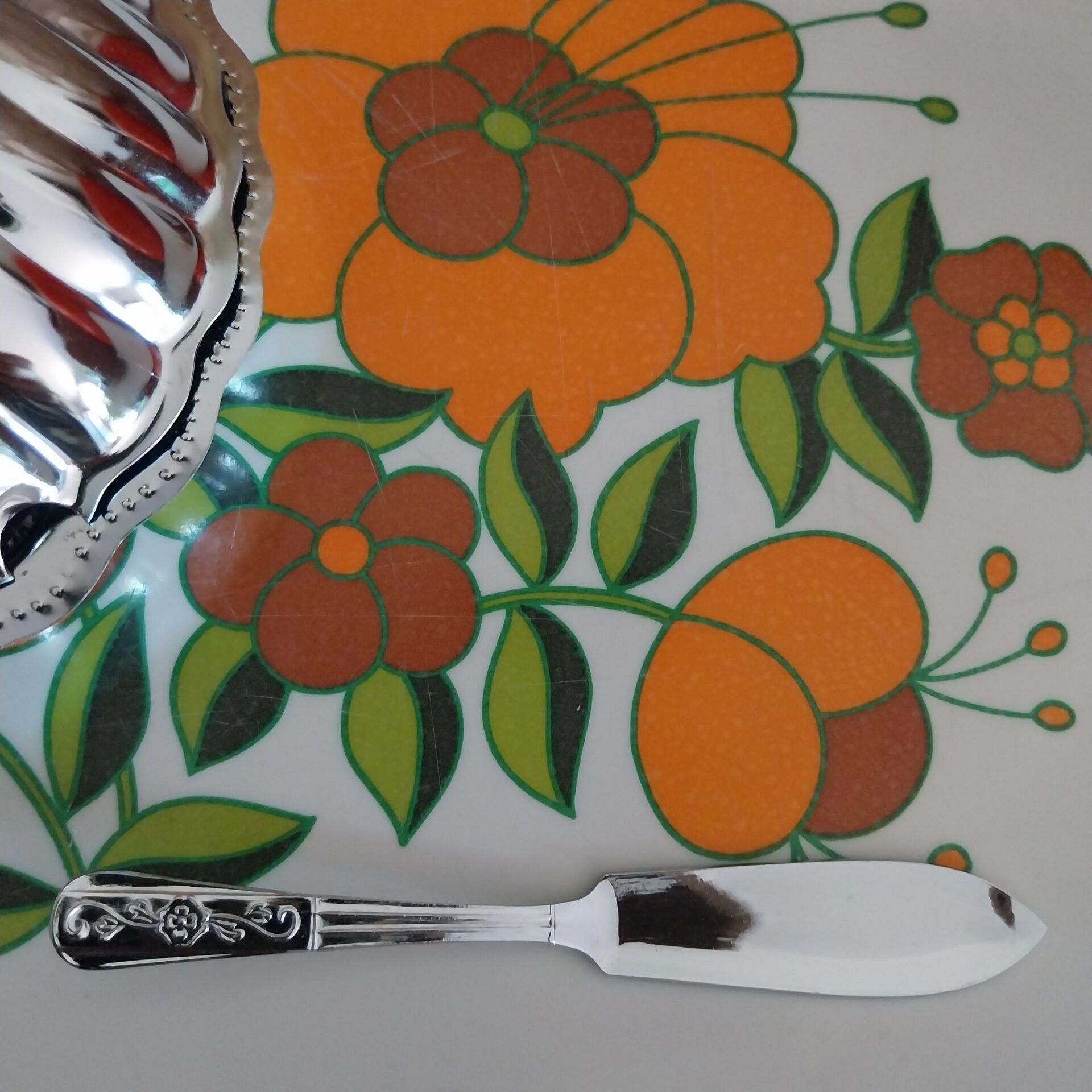 Vintage scallop shell butter dish