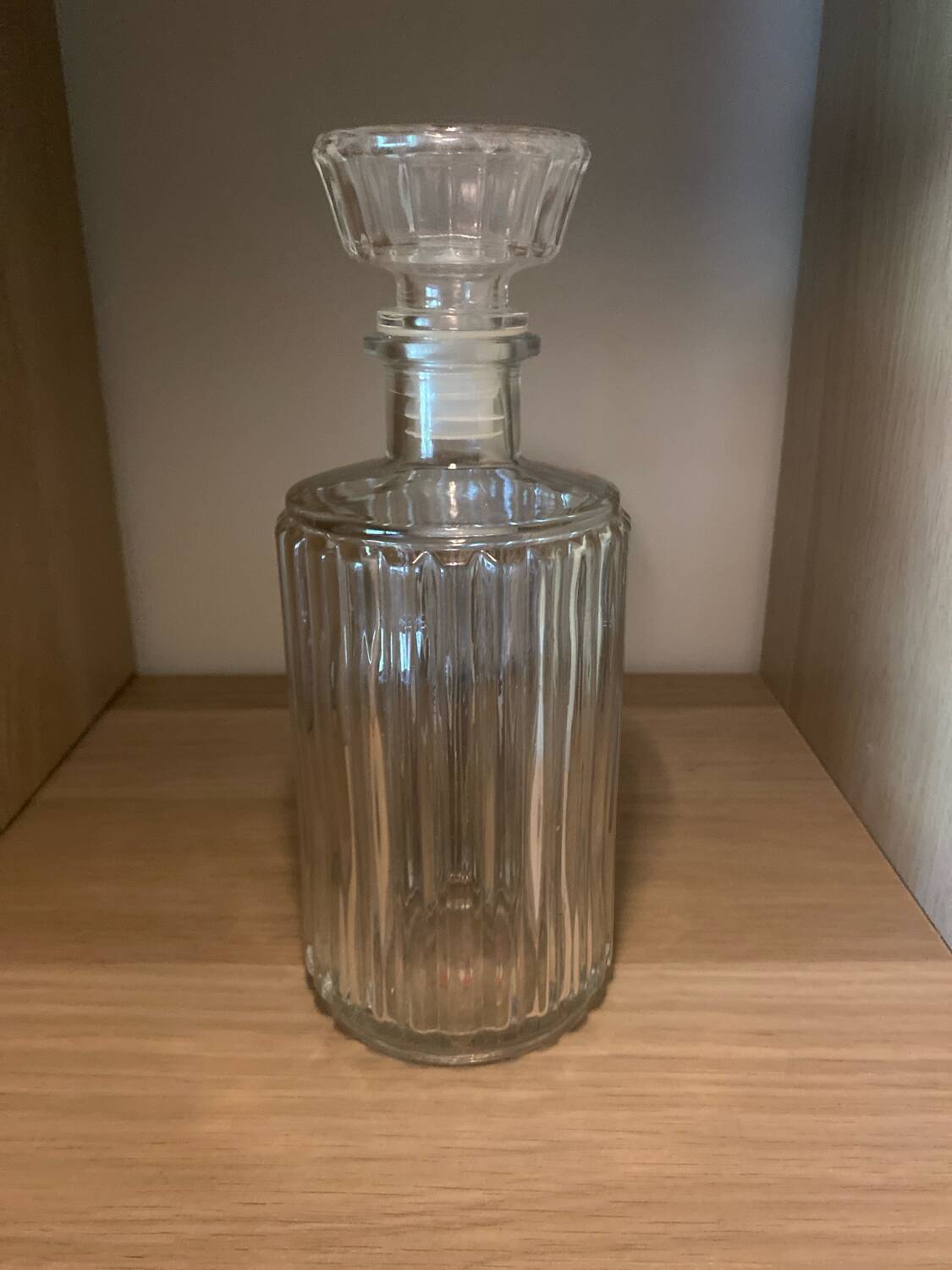 Glass carafe