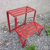 Rivetè metal plant door