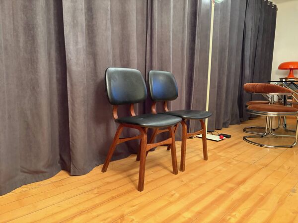 Pair of Borge Mogensen-style chairs, Denmark, 1960s