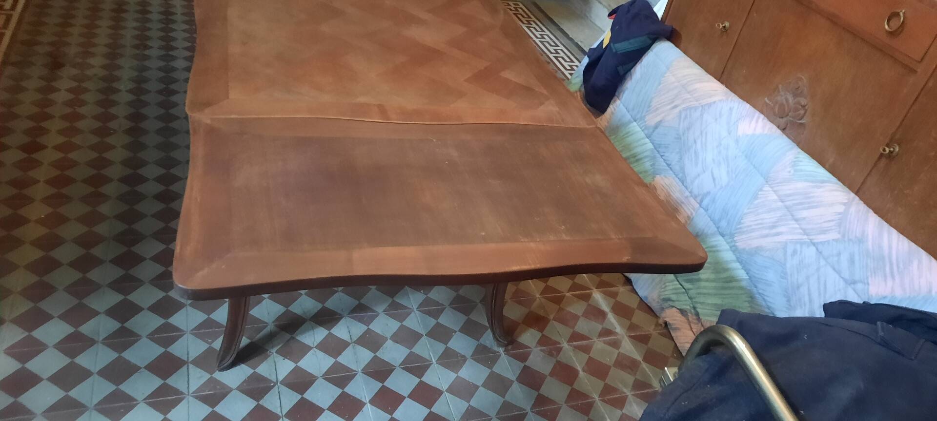 Extendable table