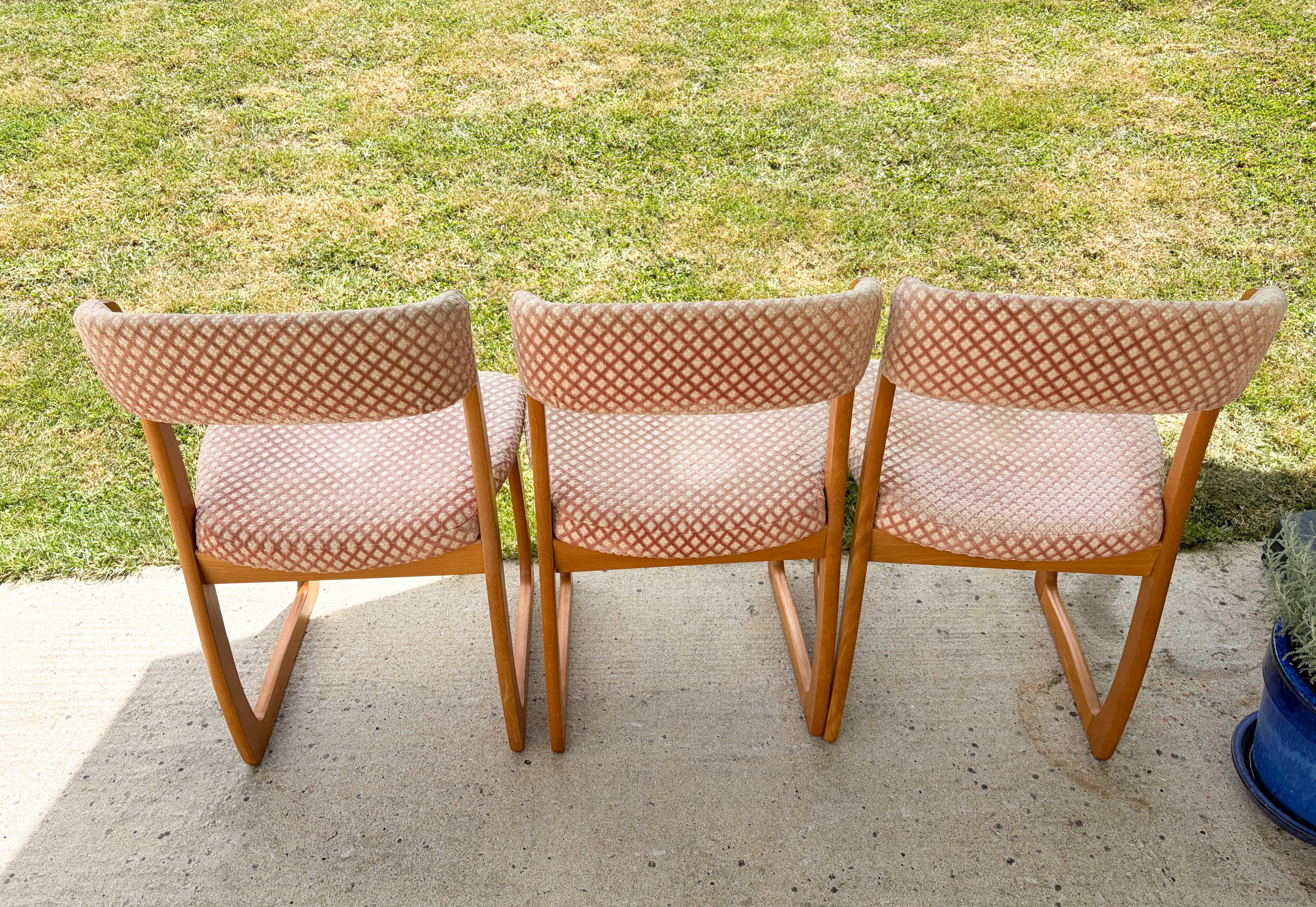 Lot de 3 chaises traineau SELF , dlg de Baumann , 1970'