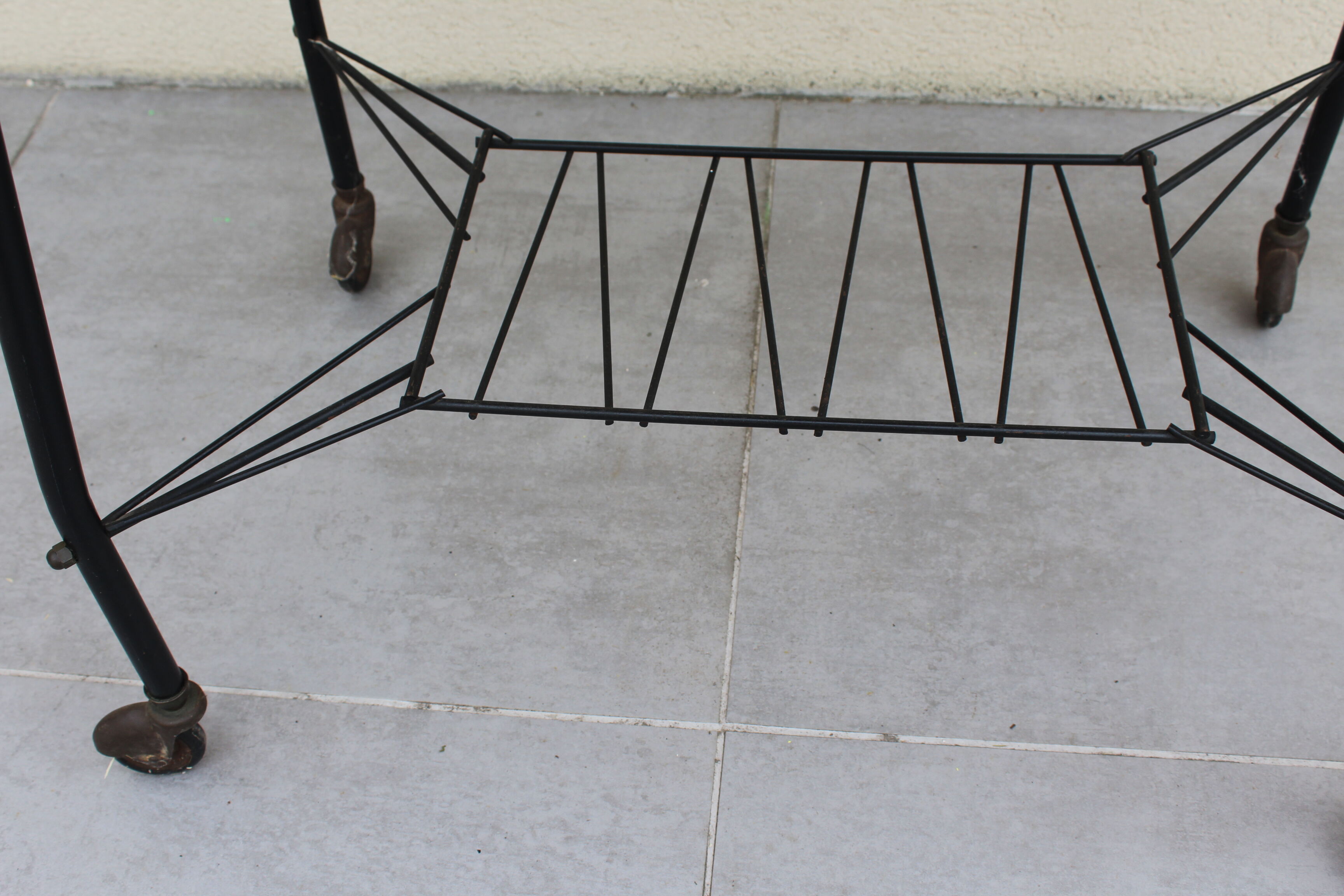 Old service with roulettes design 1950