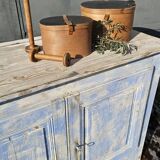 Buffet en sapin patiné bleu, 1900.
