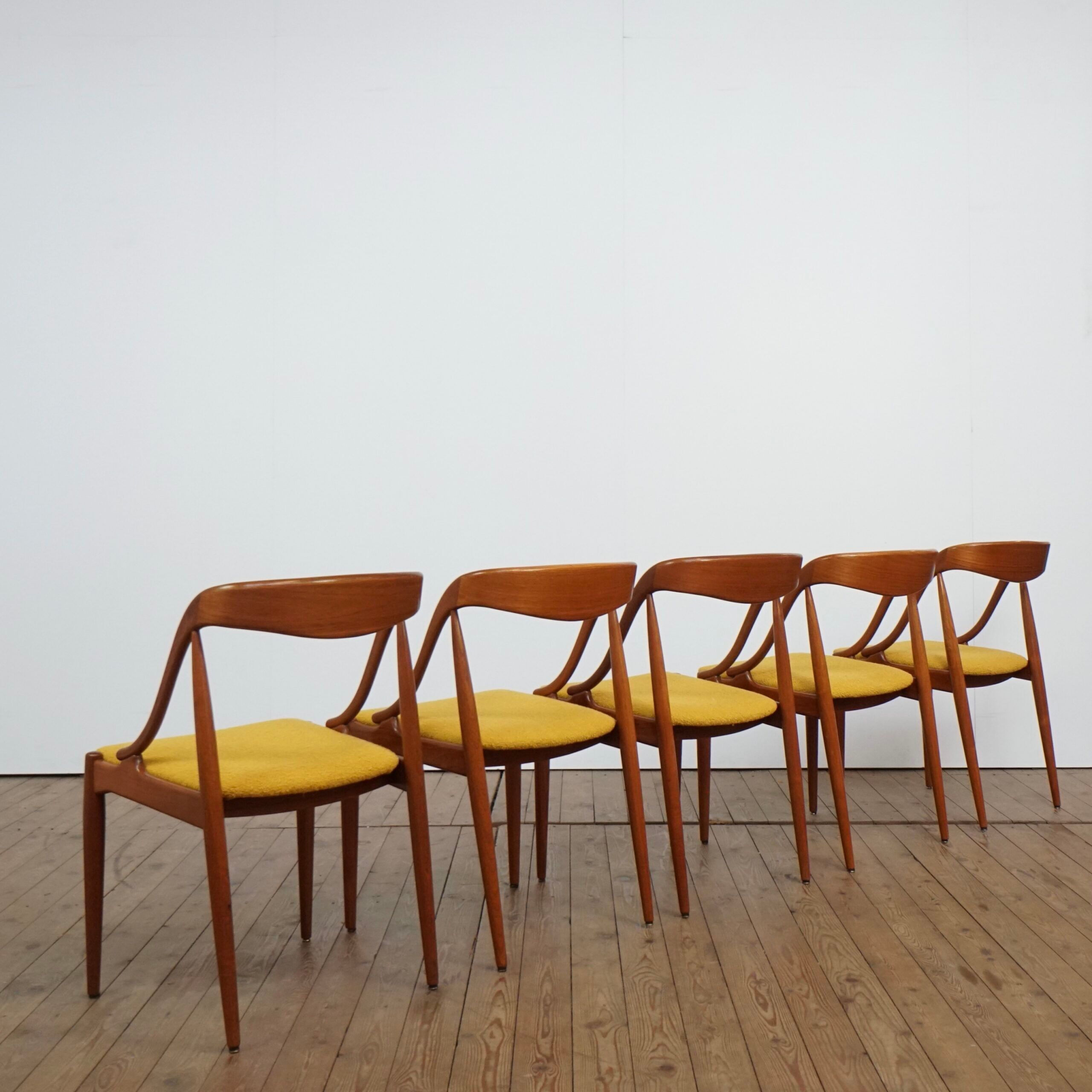 Ensemble de 5 chaises de salle à manger Johannes Andersen avec tissu neuf