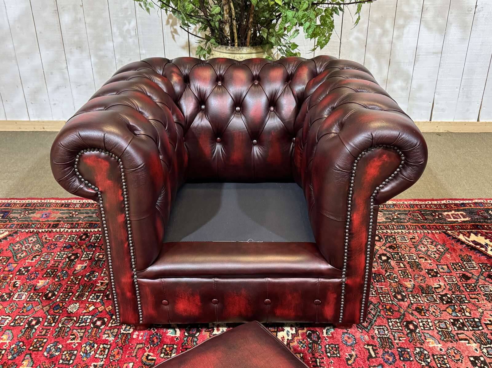 90s red leather Chesterfield armchair