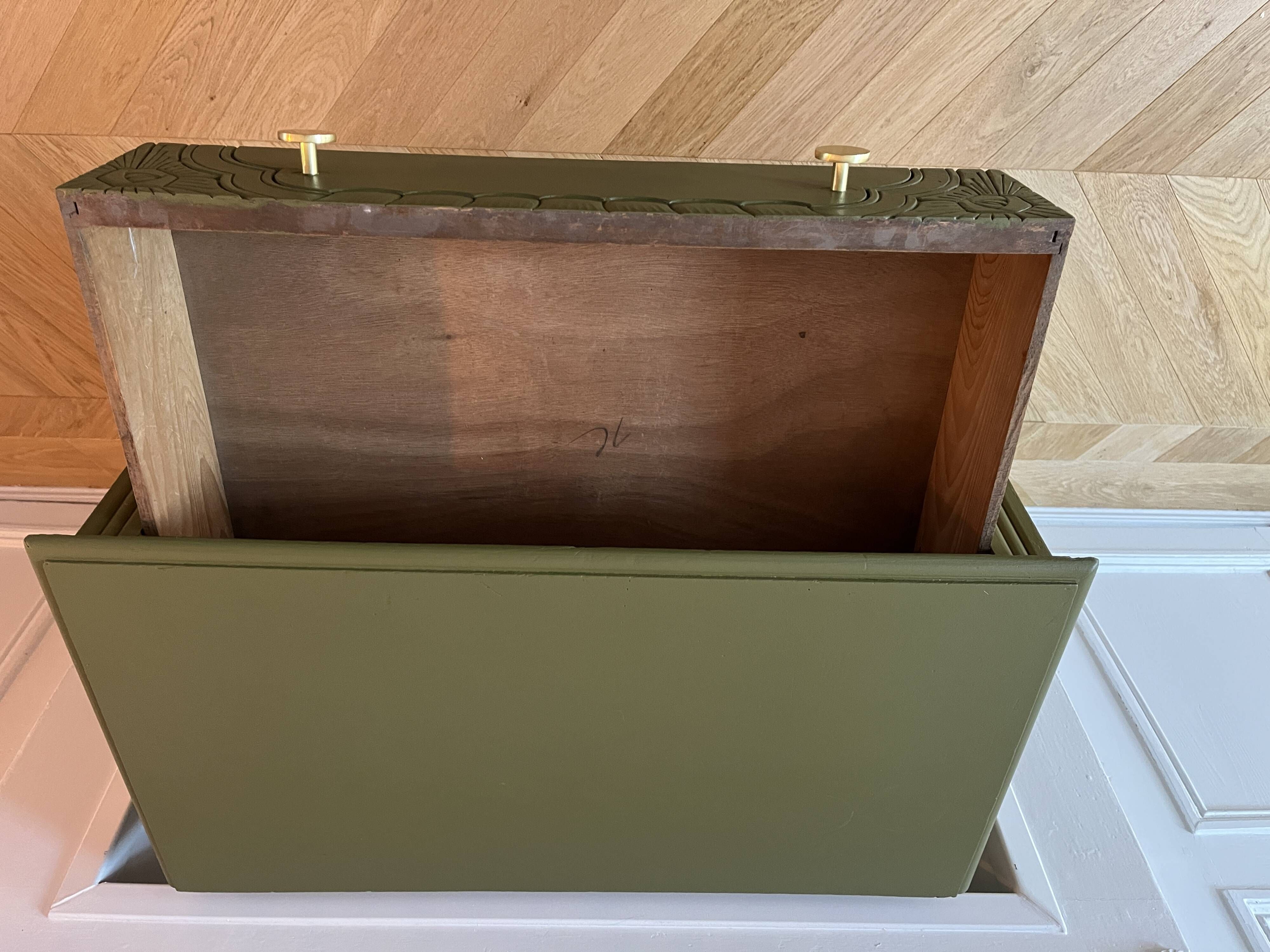 Art Deco chest of drawers - woody green - gold handles