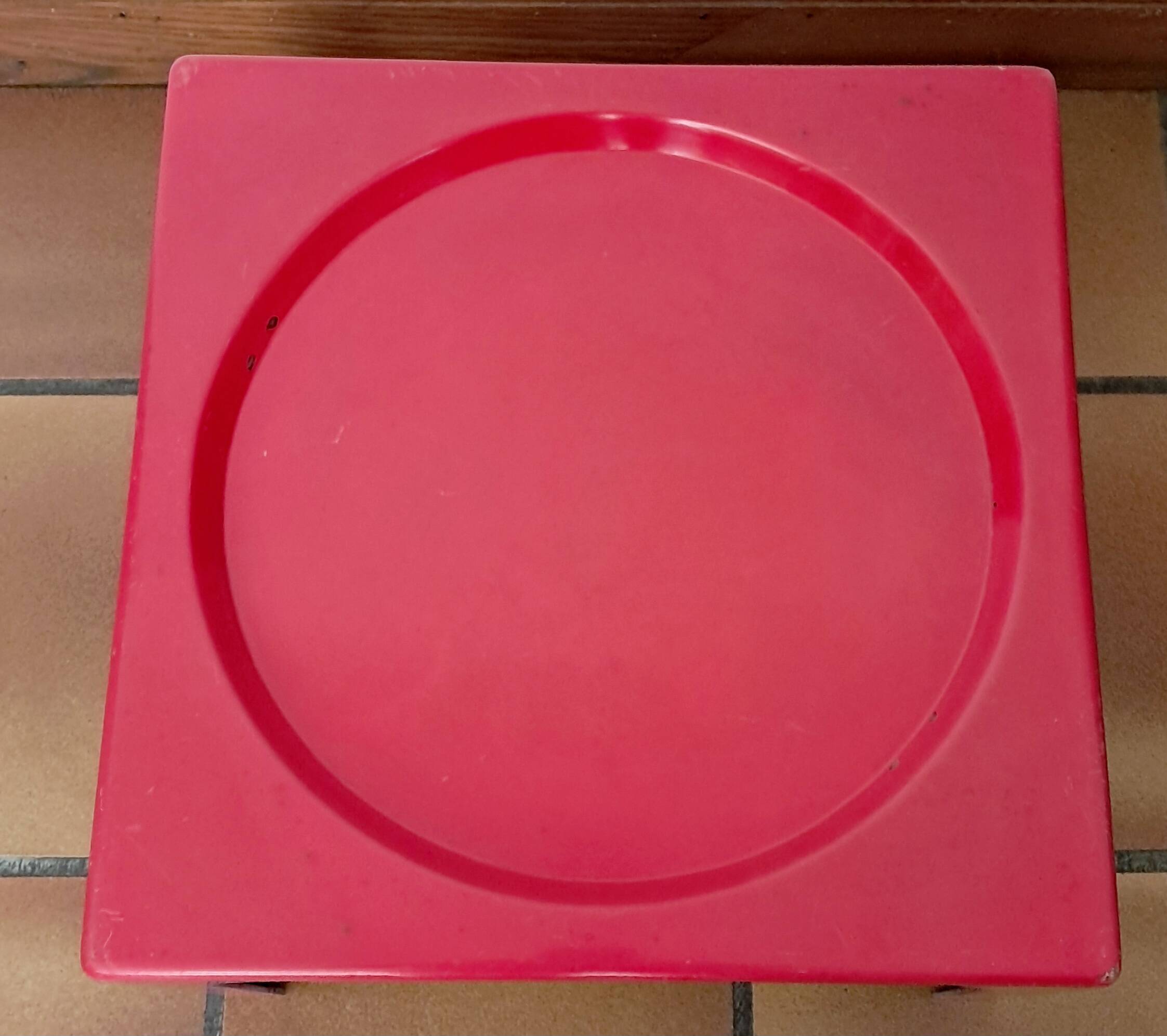 Red table OZOO. Marc Berthier for Prisunic. 1970
