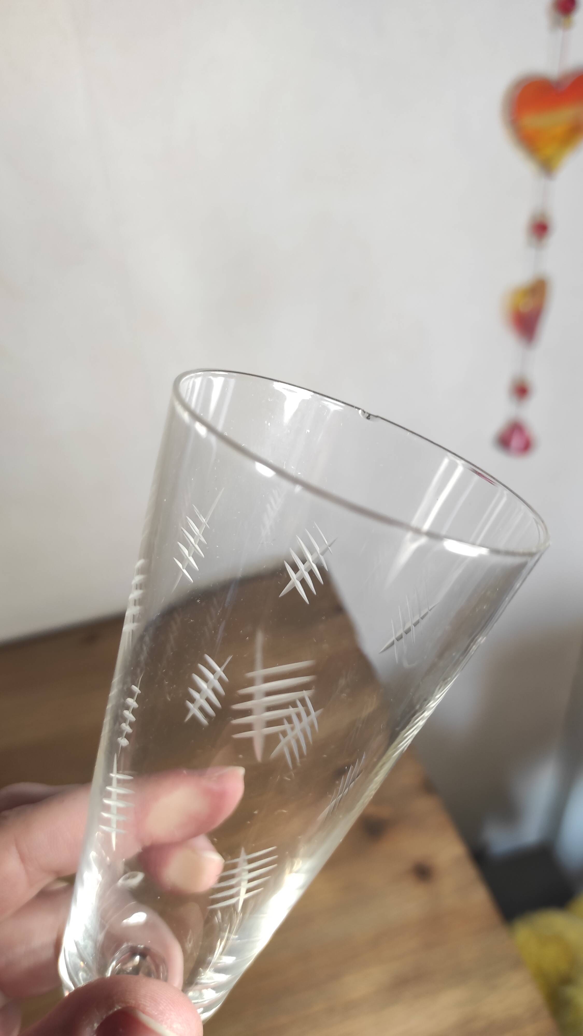 Set of 6 engraved glass champagne flutes