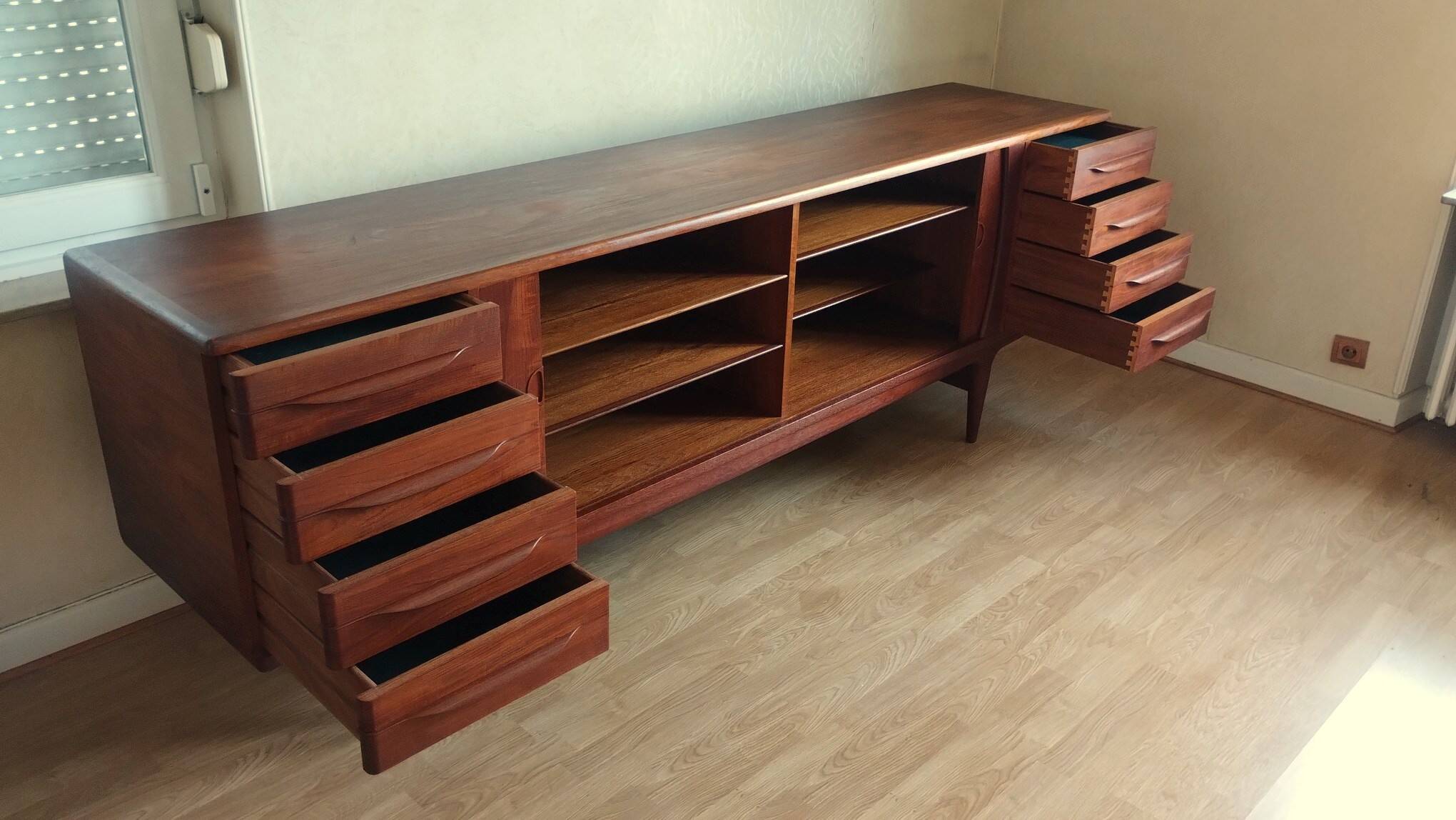 Enfilade U15 by Johannes Andersen