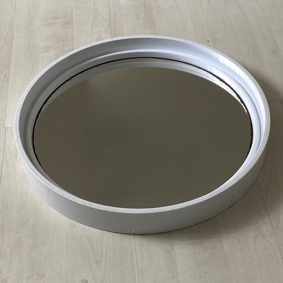 Gilac round wall mirror in white plexi