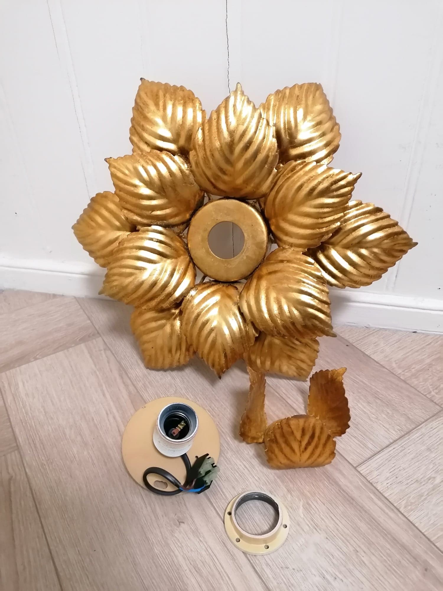 Golden flower ceiling