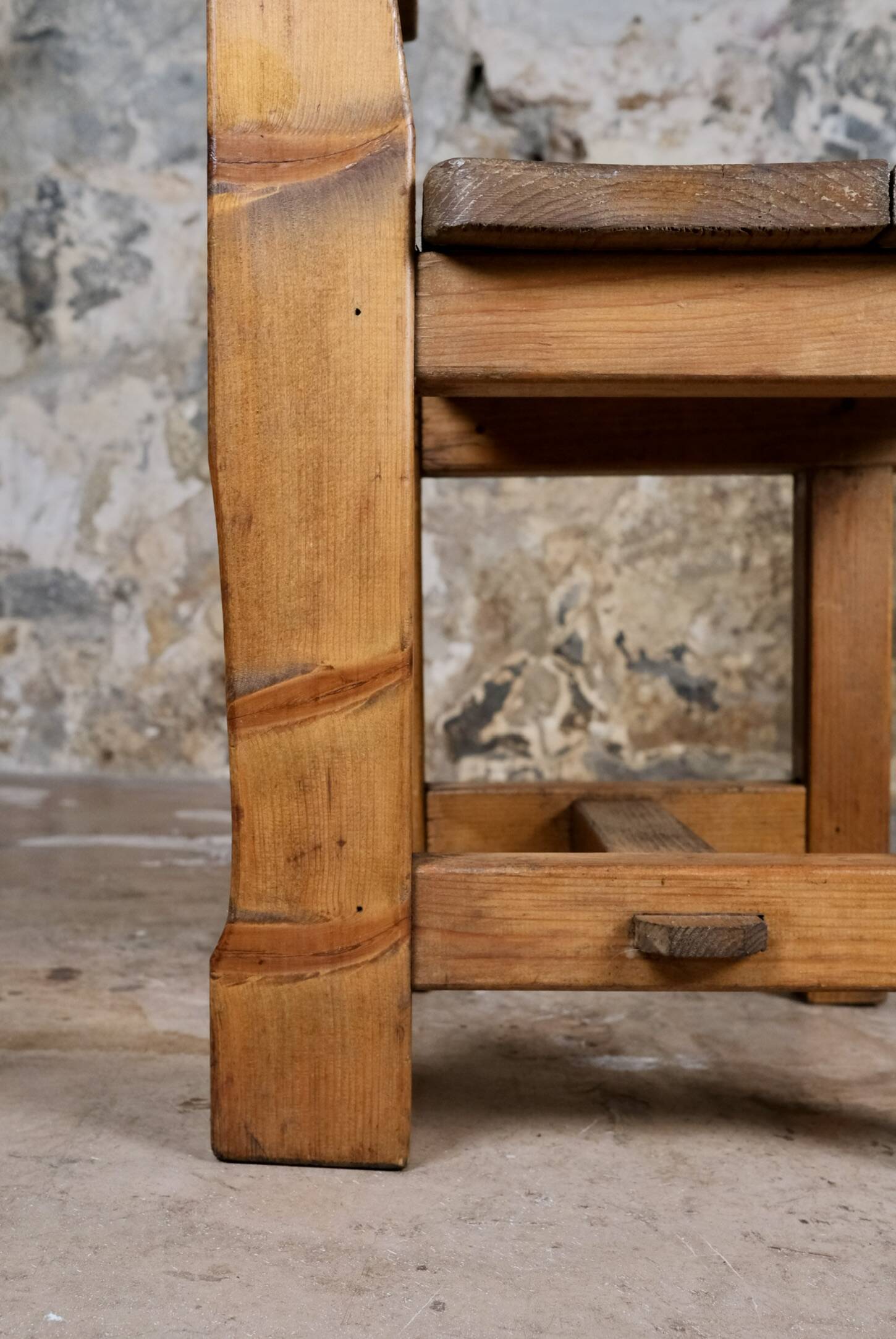 Set of 4 brutalist pine chairs, Italy, 1960s