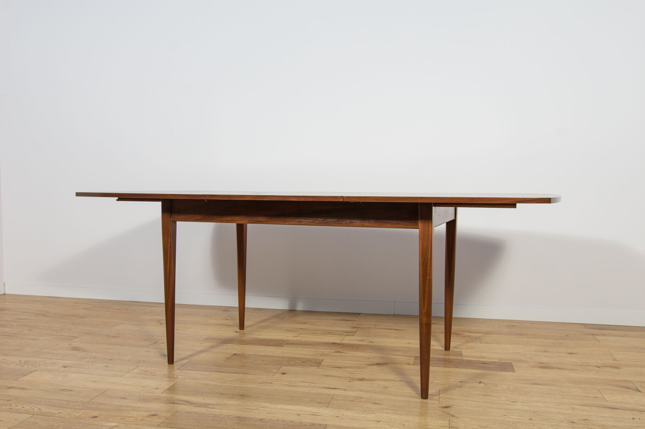 Mid-century teak extendable dining table, United Kingdom, 1960s