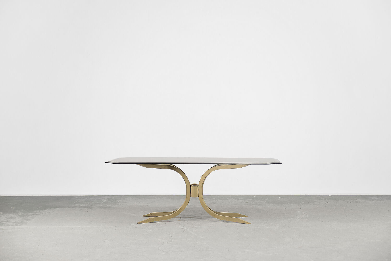 Vintage brass hollywood regency gold glamour coffee table with glass top, 1970s