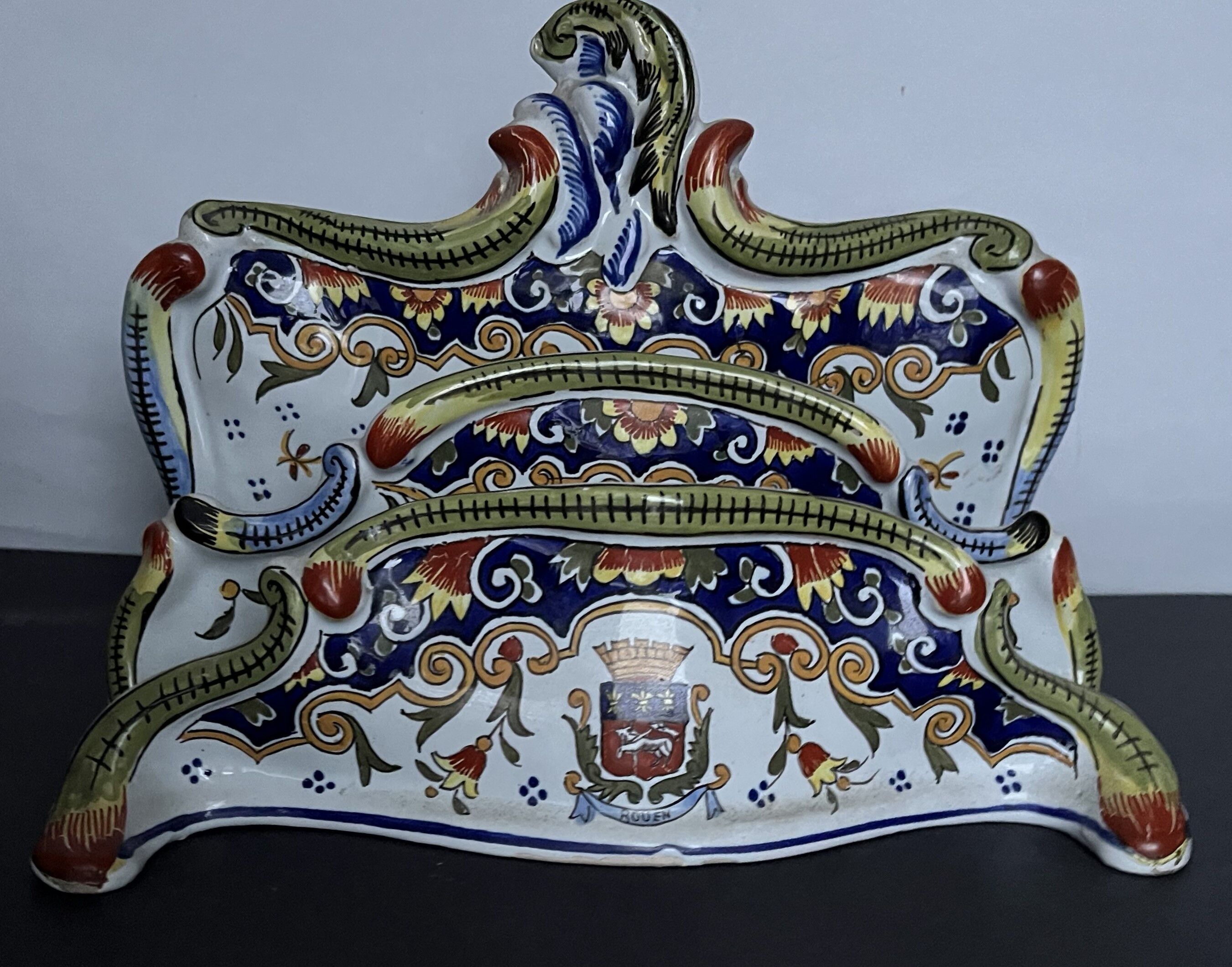 Rouen ceramic mail rack