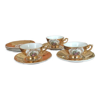 Coffee cups or mocha with romantic scenes