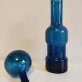 Bouteille en verre bleue