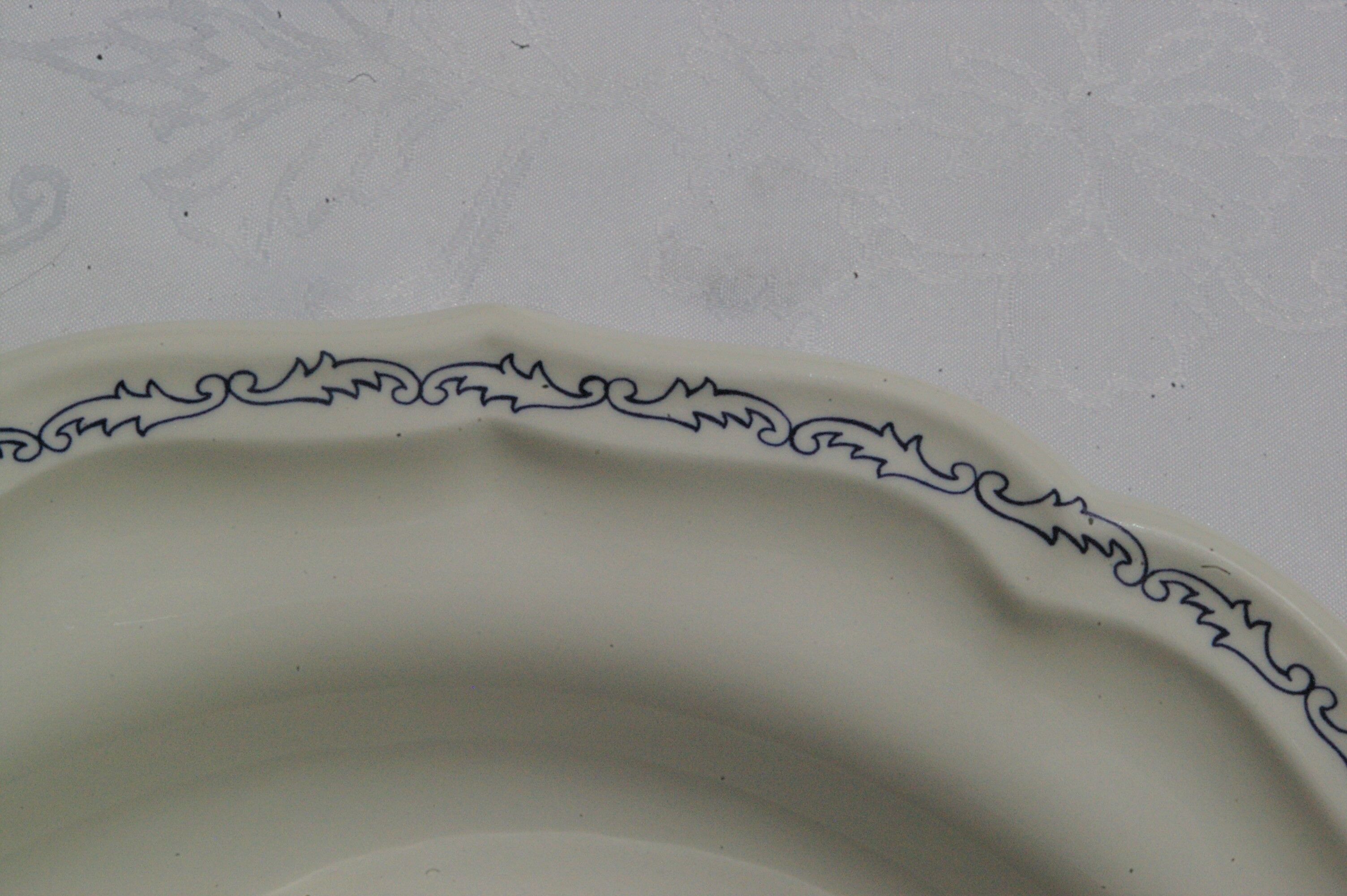 Hollow round dish in Gien faience diam 28cm Model Rouen 32 Camaïeu Blue