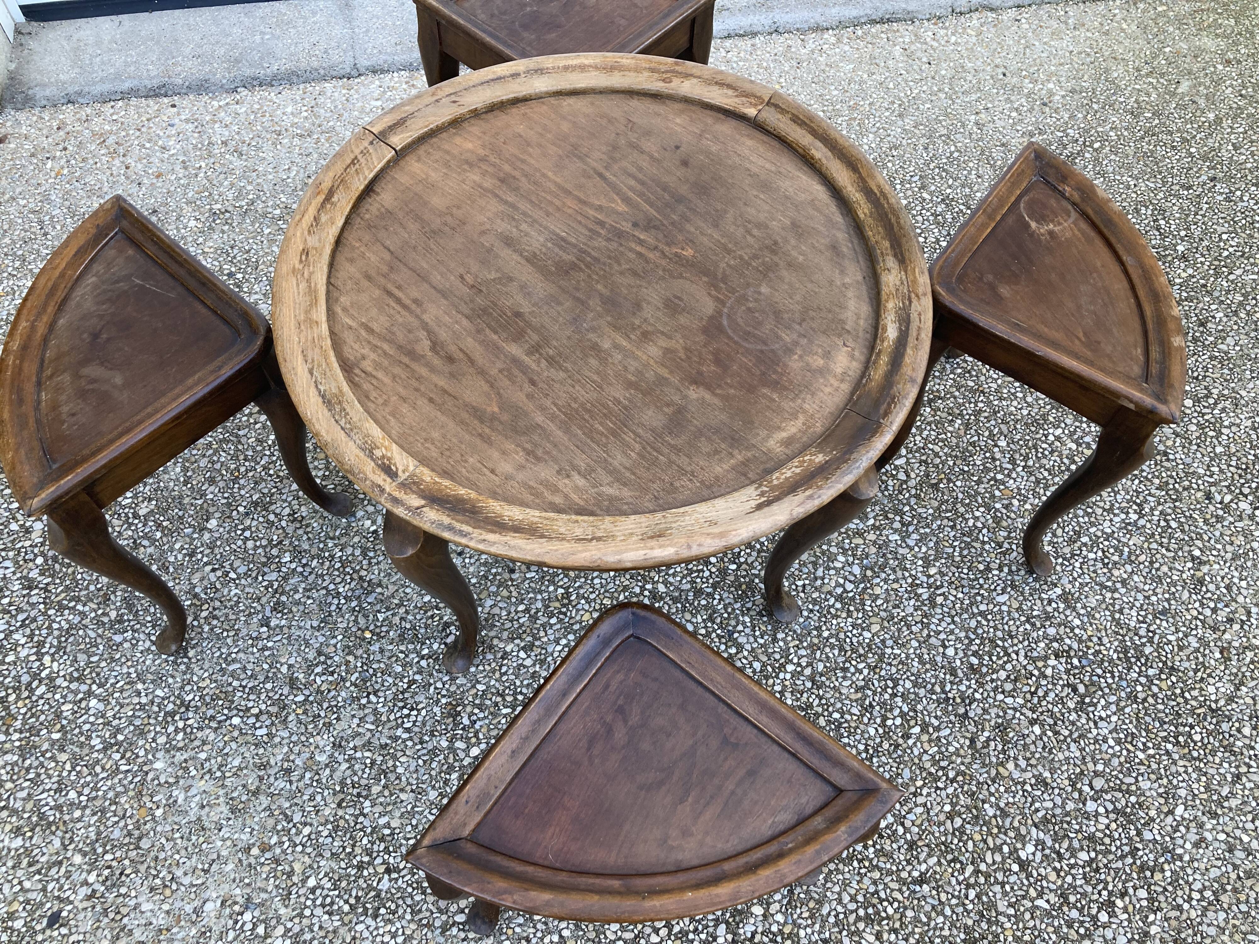 Nesting coffee table