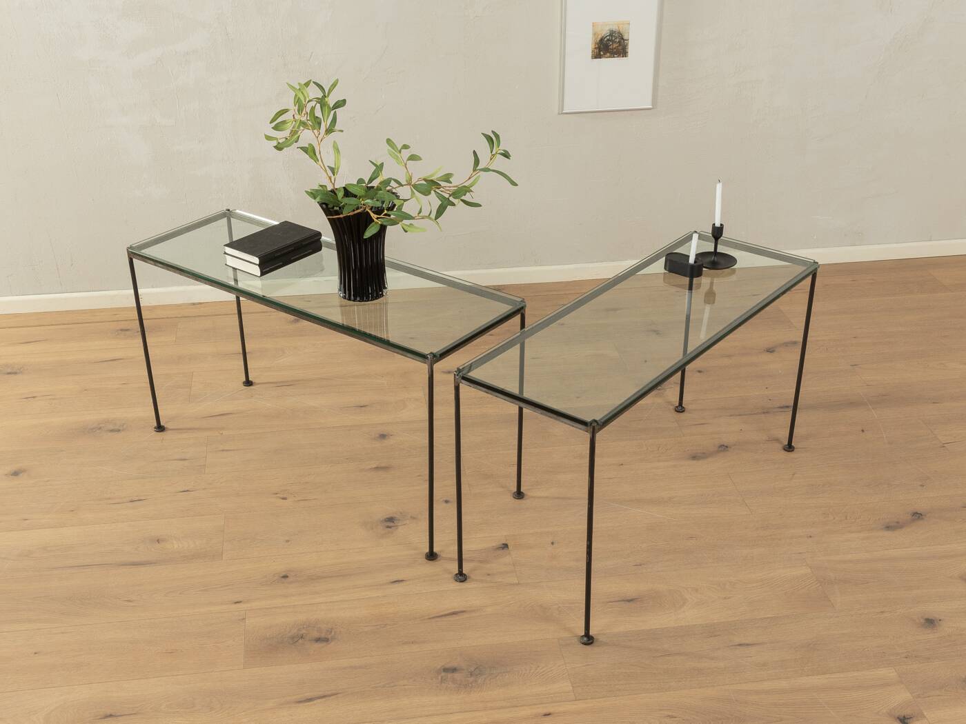 Ensemble de tables des années 1980