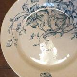 Six earthenware dinner plates from Grigny
