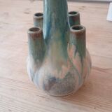 Flower-shaped stoneware vase
