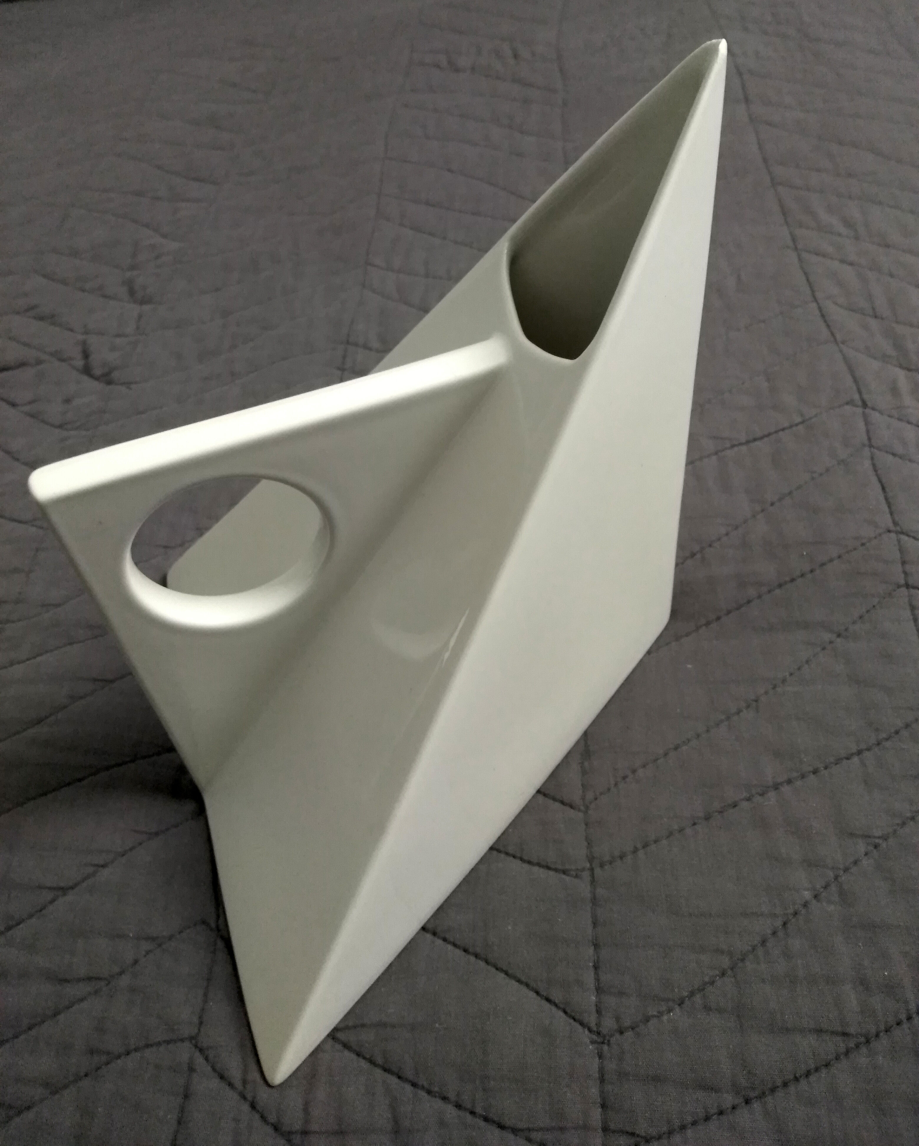 Pitcher Post Modern Salins Studio 80s