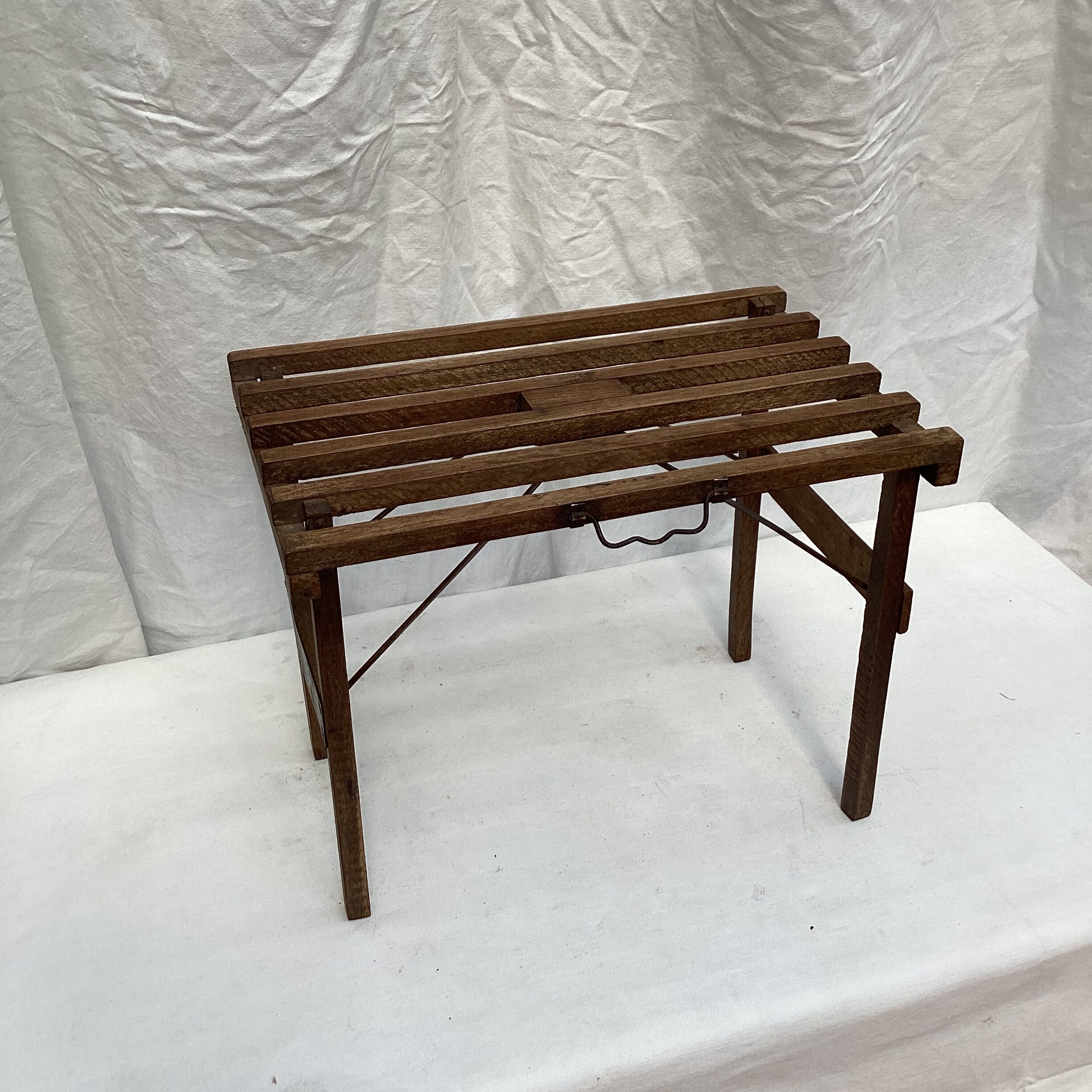 Small folding table in vintage oak wood dimension: H-34cm-L-42cm- Pr-26cm-
