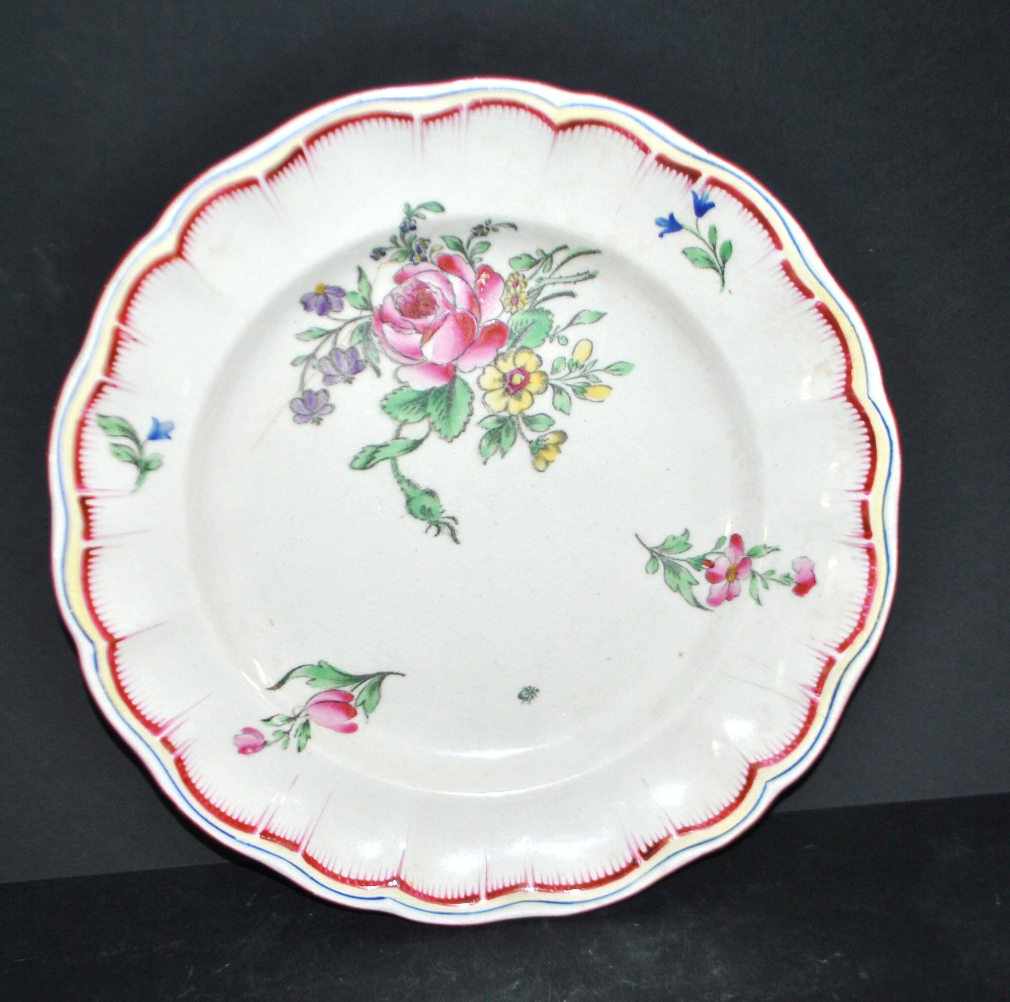 Assiette fleurie ancienne décor réverbère vieux Strasbourg en faïence KG Lunéville