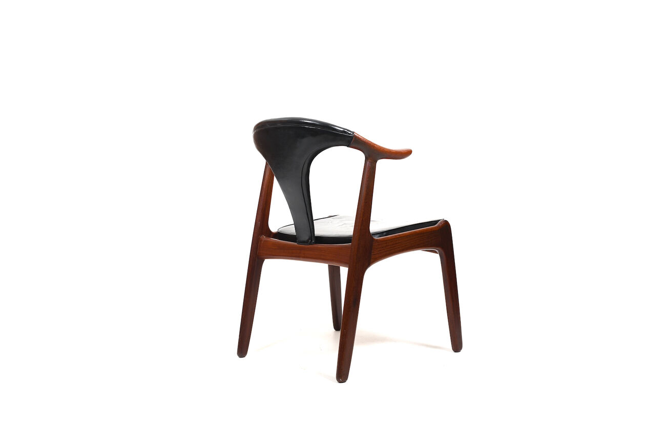 Danish Cow Horn Chair in Teak and Leather by H.P. Hansen