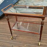 Serving on wooden and glass wheels