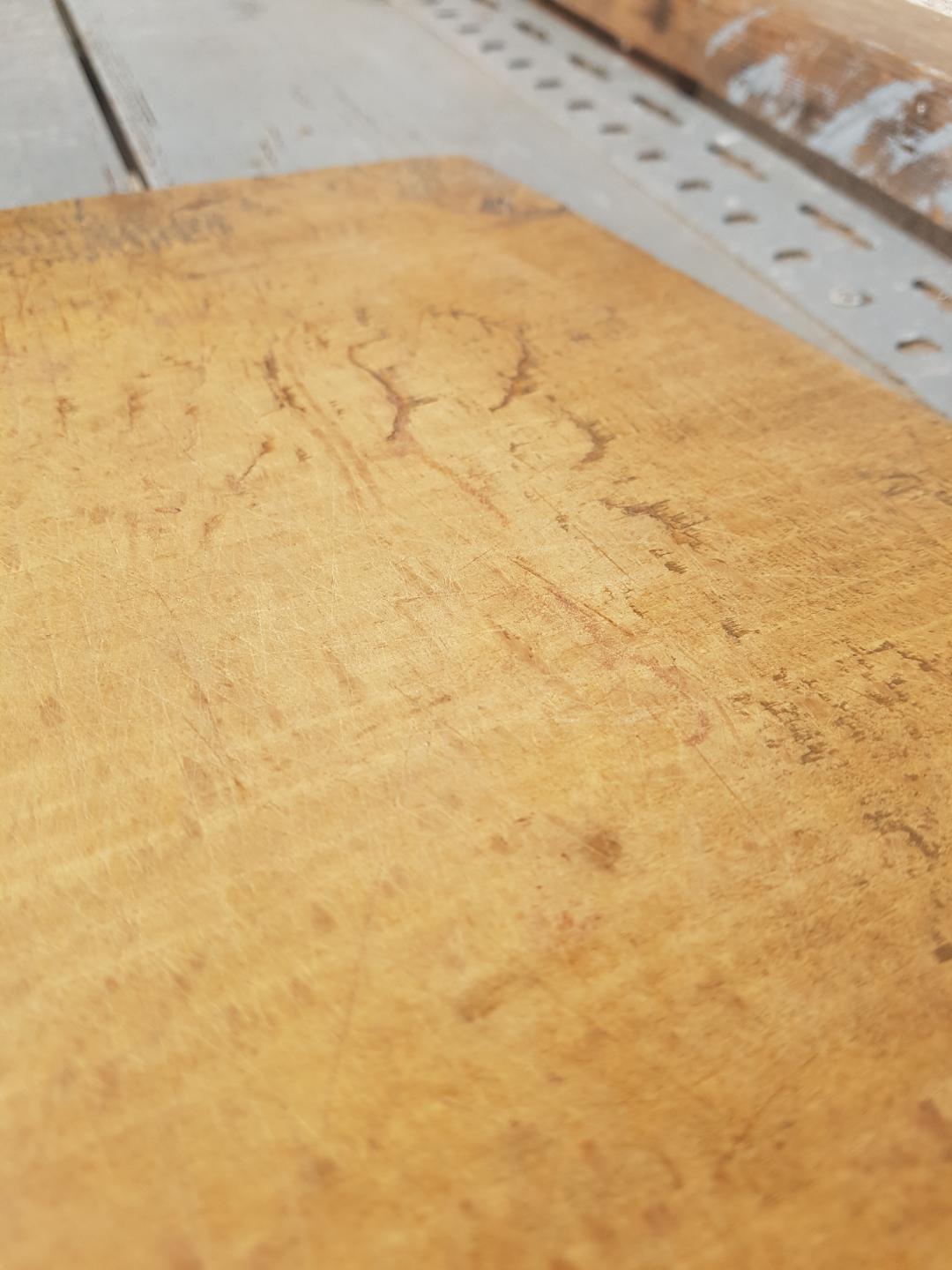 Planche à découper en bois